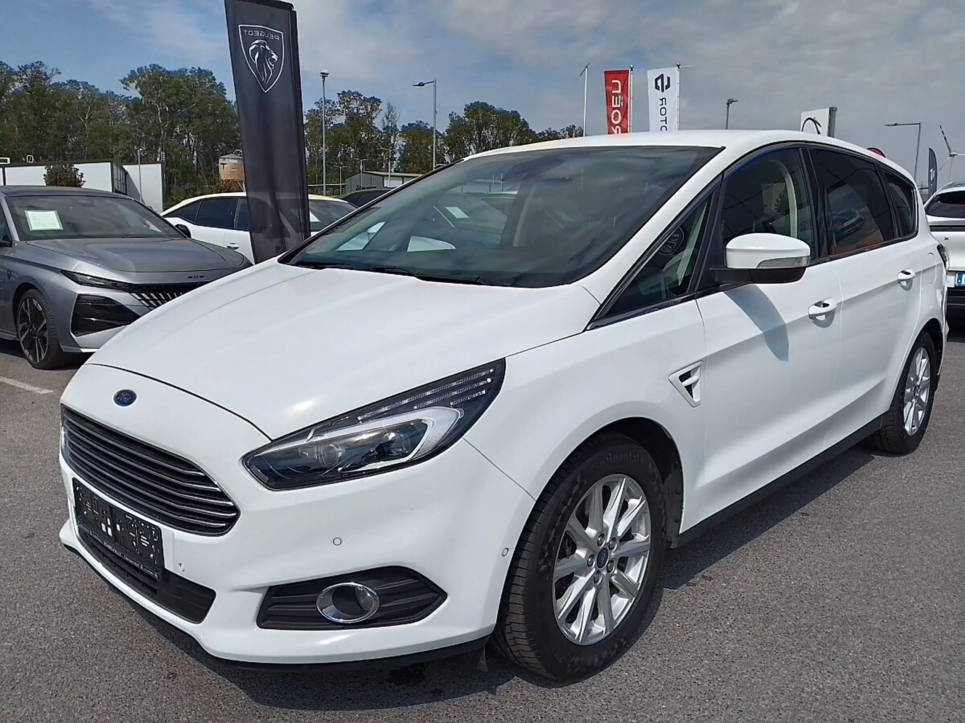 Ford S-Max S-MAX Titanium 2.0 TDCi Auto-Start/Stop Aut. — photo 2