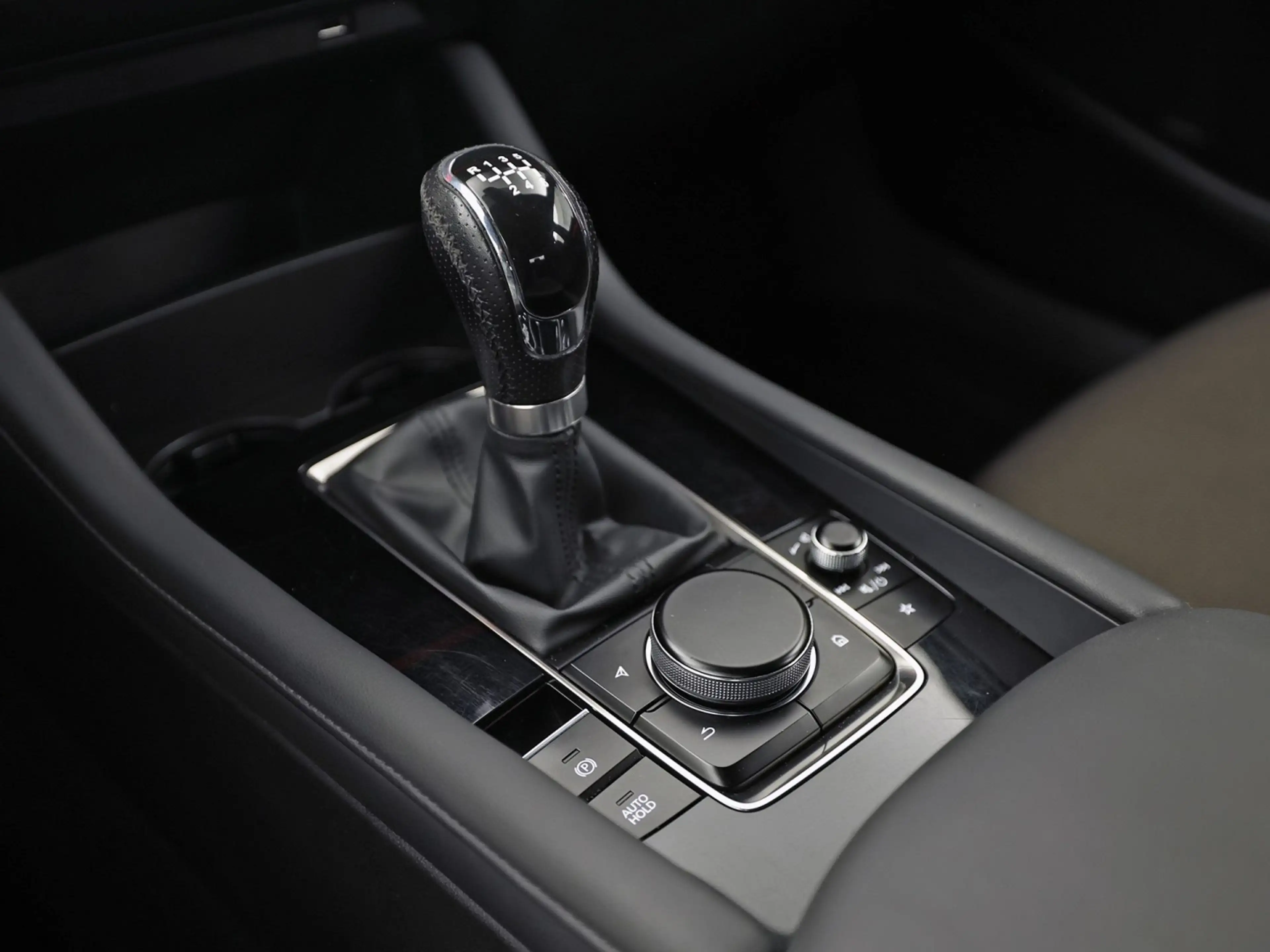 Mazda 3 2.0 e-SkyActiv-G M Sport (NAVIGATIE, ADAPTIVE CRUI — photo 10