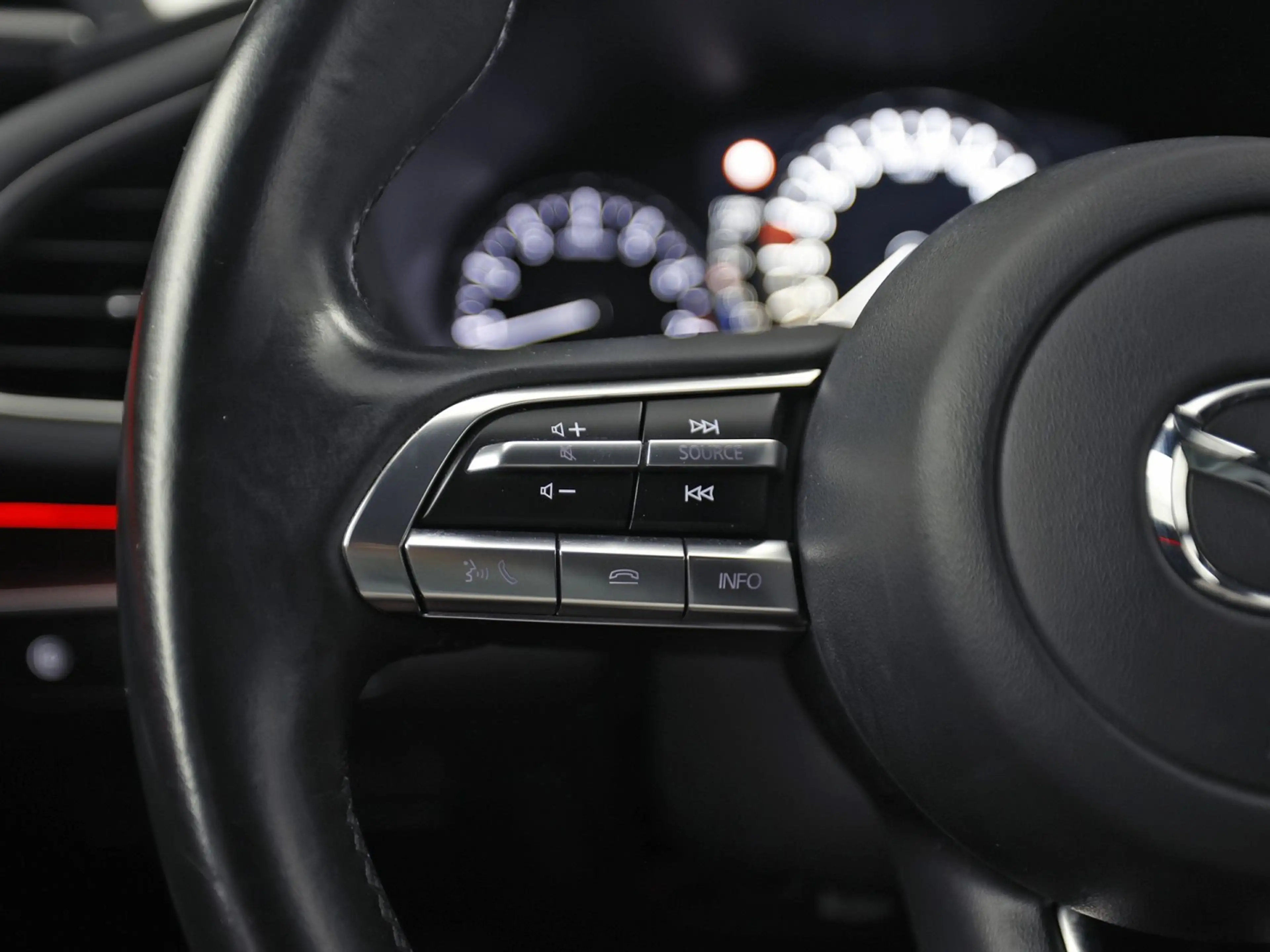 Mazda 3 2.0 e-SkyActiv-G M Sport (NAVIGATIE, ADAPTIVE CRUI — photo 17