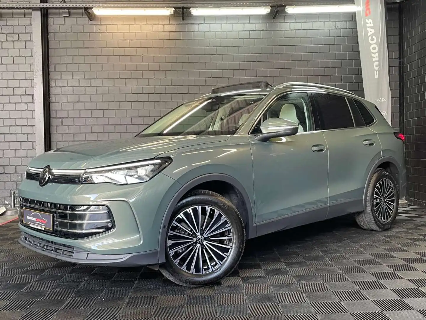 Volkswagen Tiguan Elegance 2.0 TDI 150CV DSG7  ** Attelage * Vert - 1