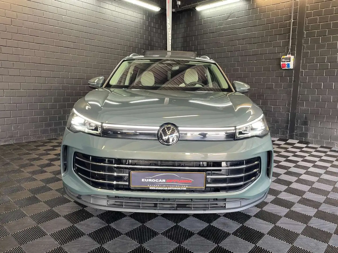 Volkswagen Tiguan Elegance 2.0 TDI 150CV DSG7  ** Attelage * Vert - 2