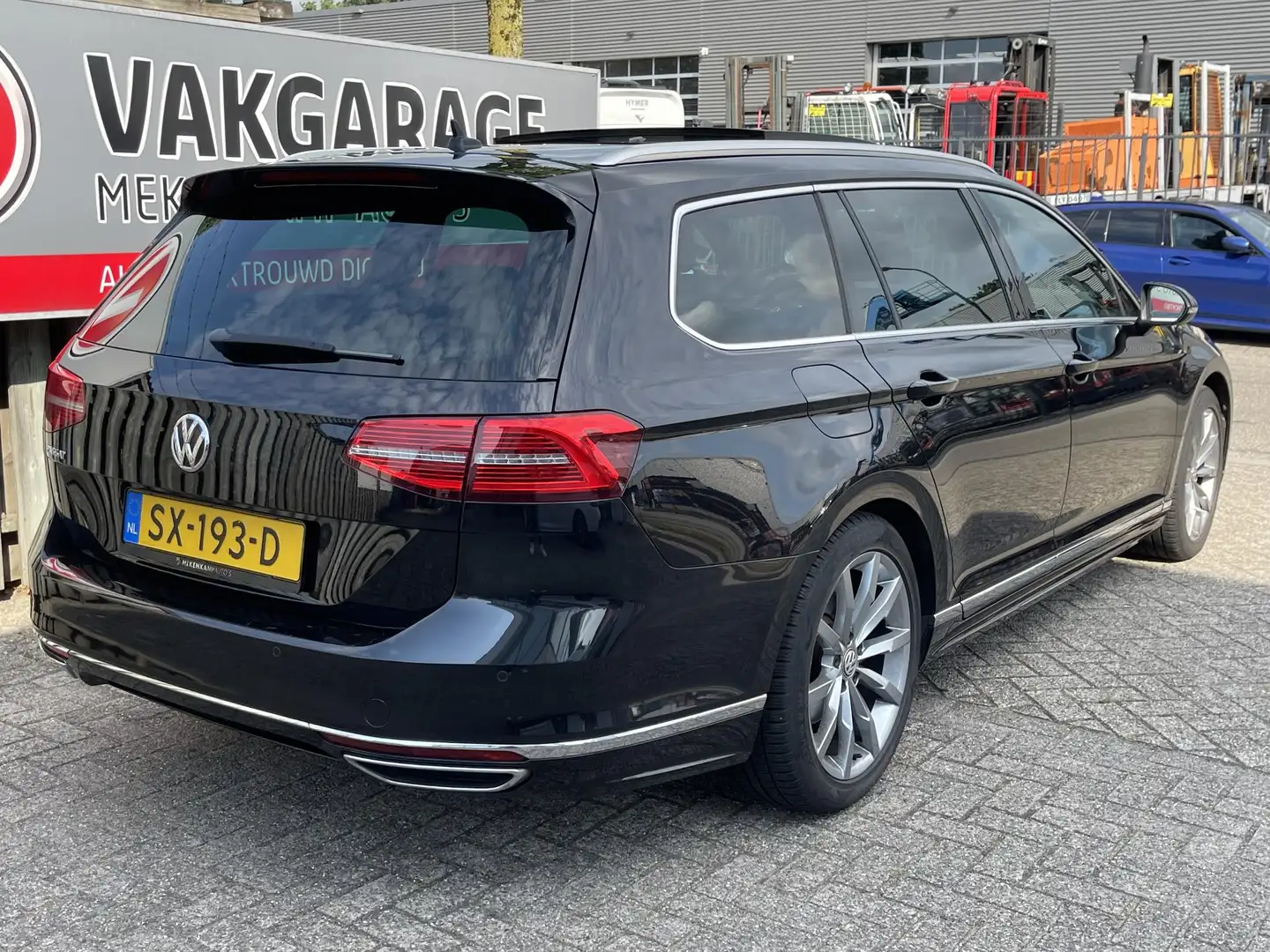 Volkswagen Passat Variant 1.4 TSI ACT Highline Business R 18"/Panoramadak/Le Zwart - 2