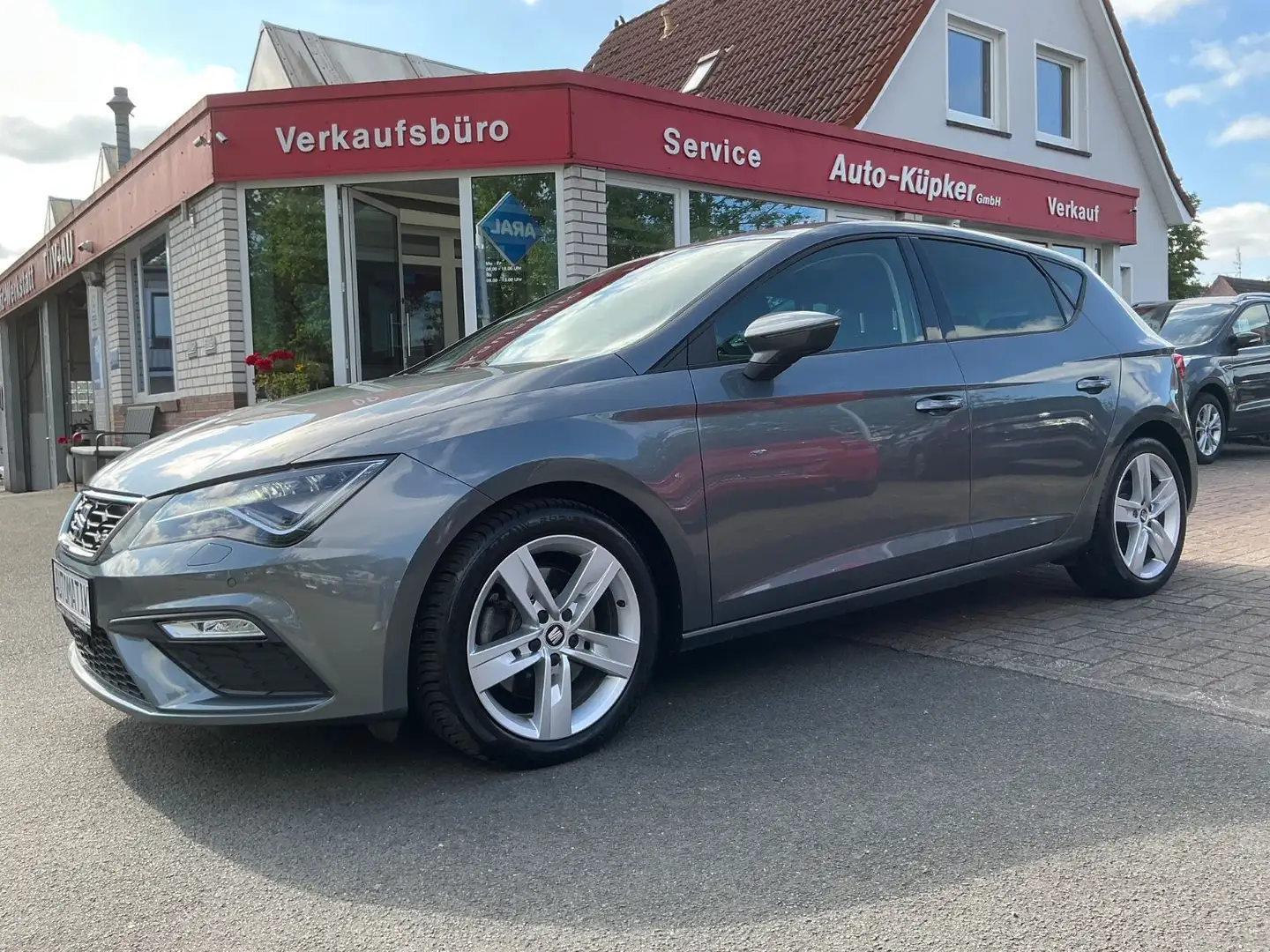 SEAT Leon FR 1.8 TSI DSG SHZ ACC PDC NAVI CarPlay Grau - 2