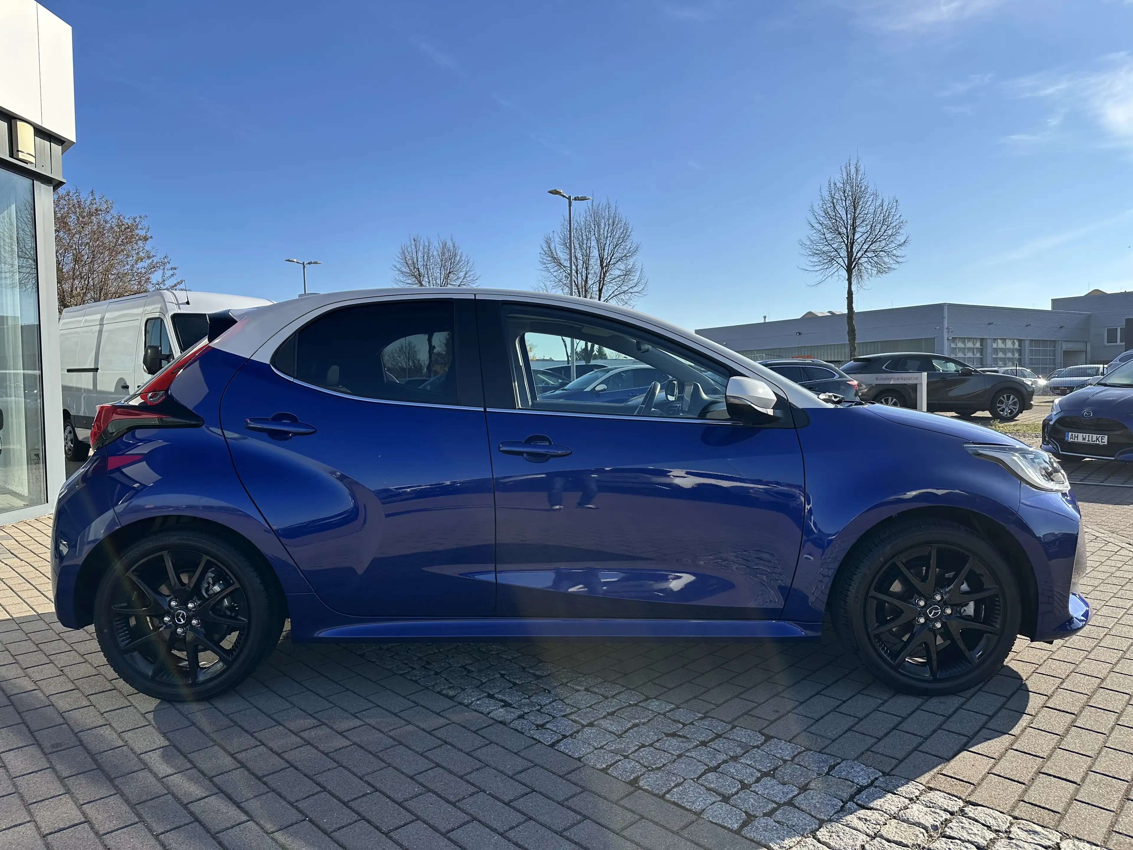 Mazda 2 Hybrid 1,5 CVT AL SELECT/PANO/2 FARBIG — photo 8