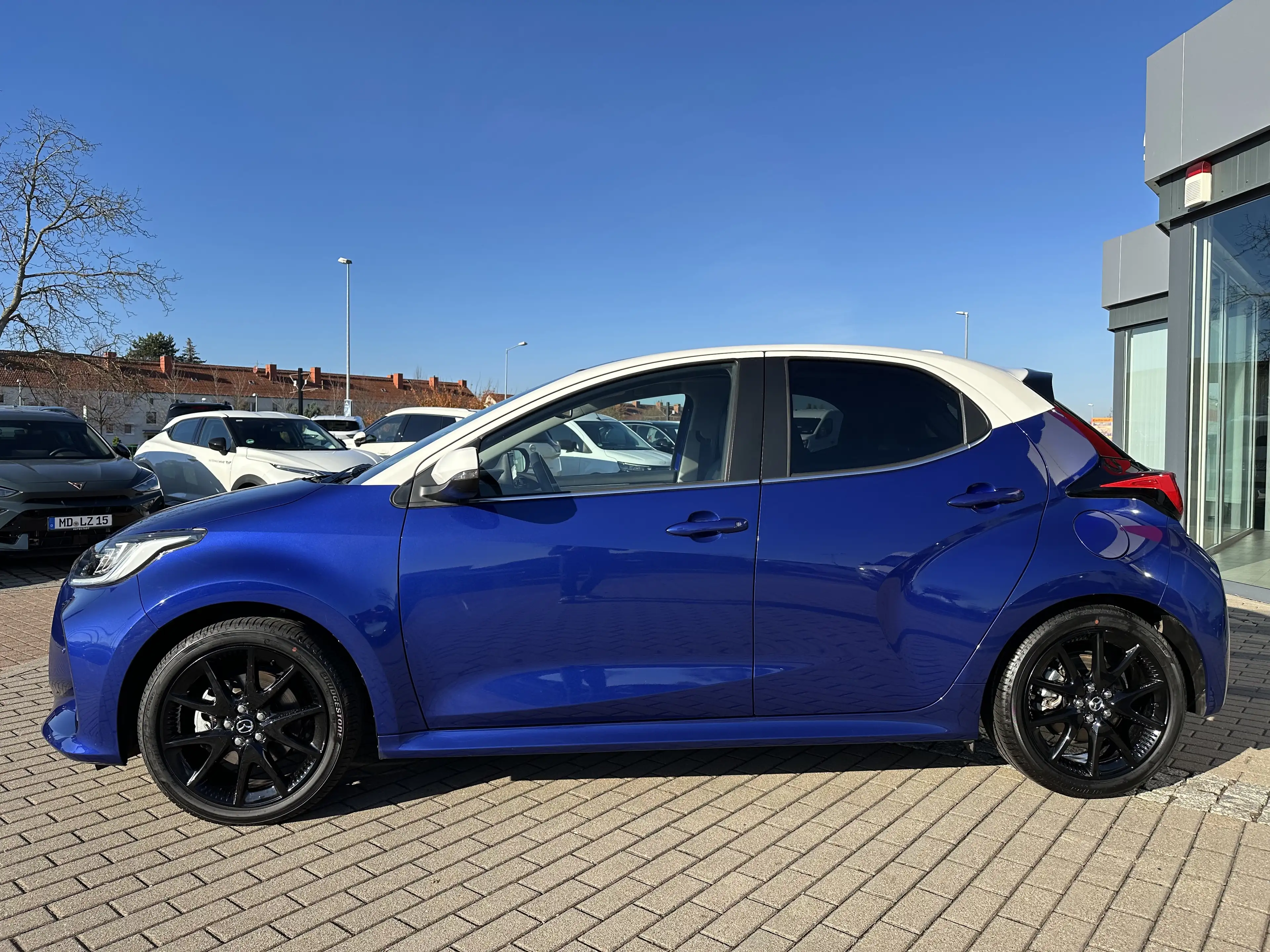 Mazda 2 Hybrid 1,5 CVT AL SELECT/PANO/2 FARBIG — photo 4