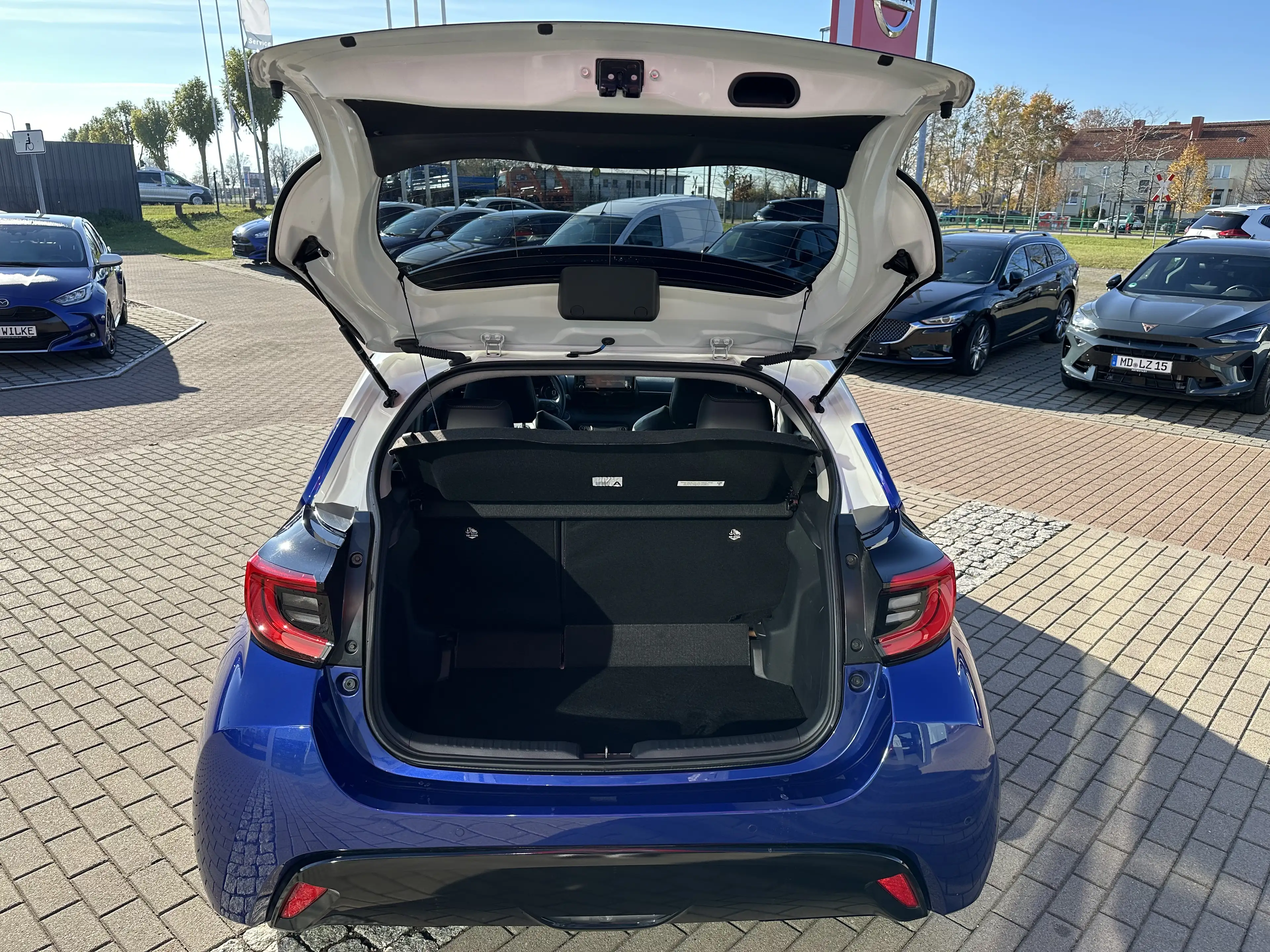 Mazda 2 Hybrid 1,5 CVT AL SELECT/PANO/2 FARBIG — photo 12