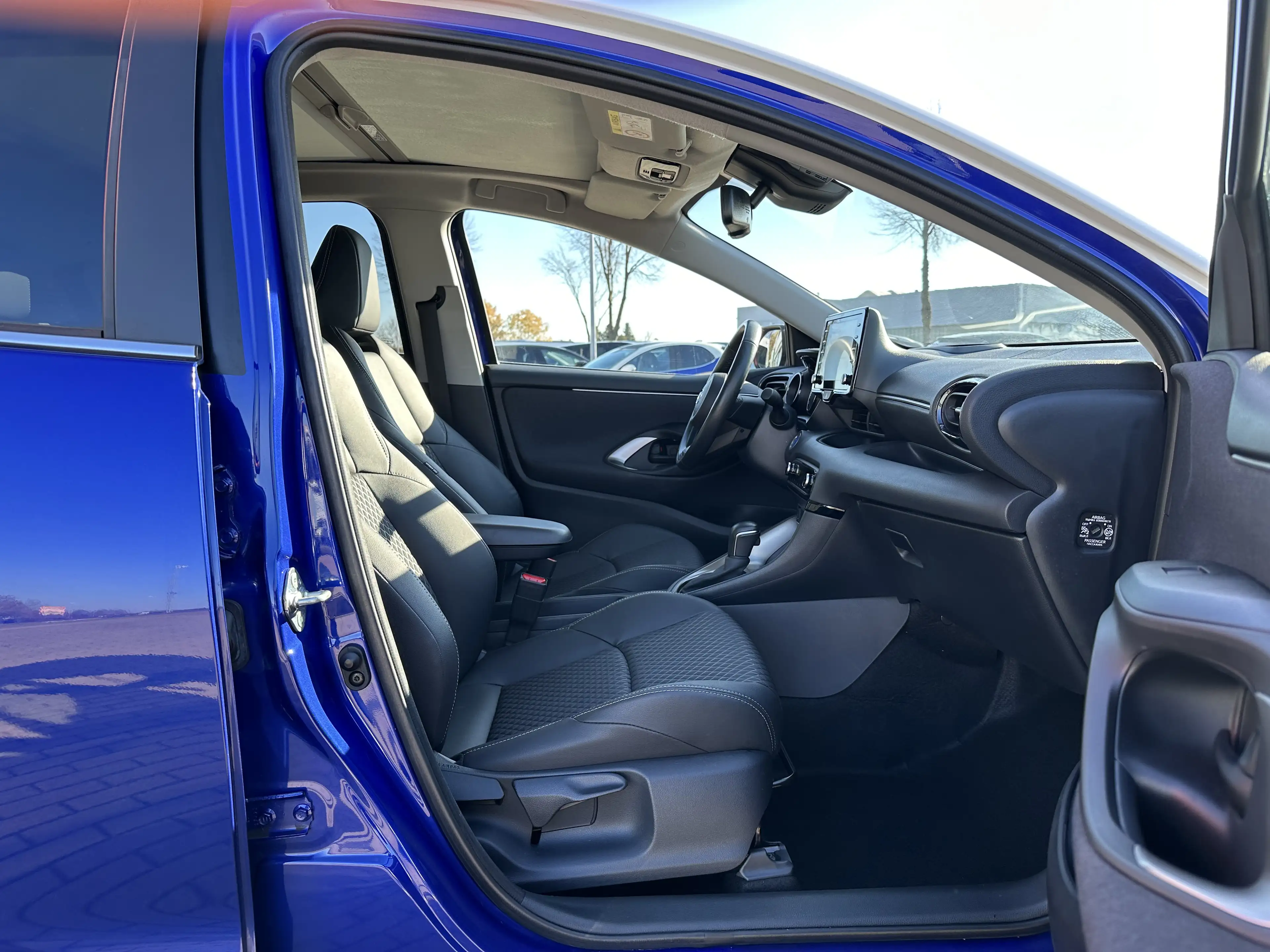 Mazda 2 Hybrid 1,5 CVT AL SELECT/PANO/2 FARBIG — photo 11