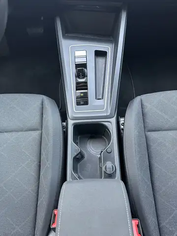 Volkswagen Golf view 14