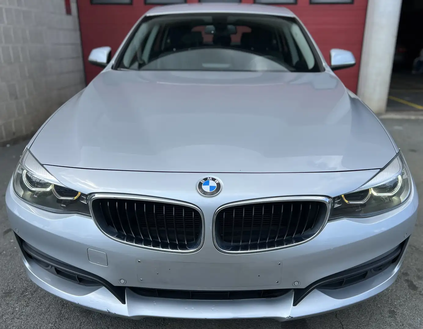 BMW 316 dA + EURO 6b + CAMÉRA + NAVI + CUIR Gris - 2