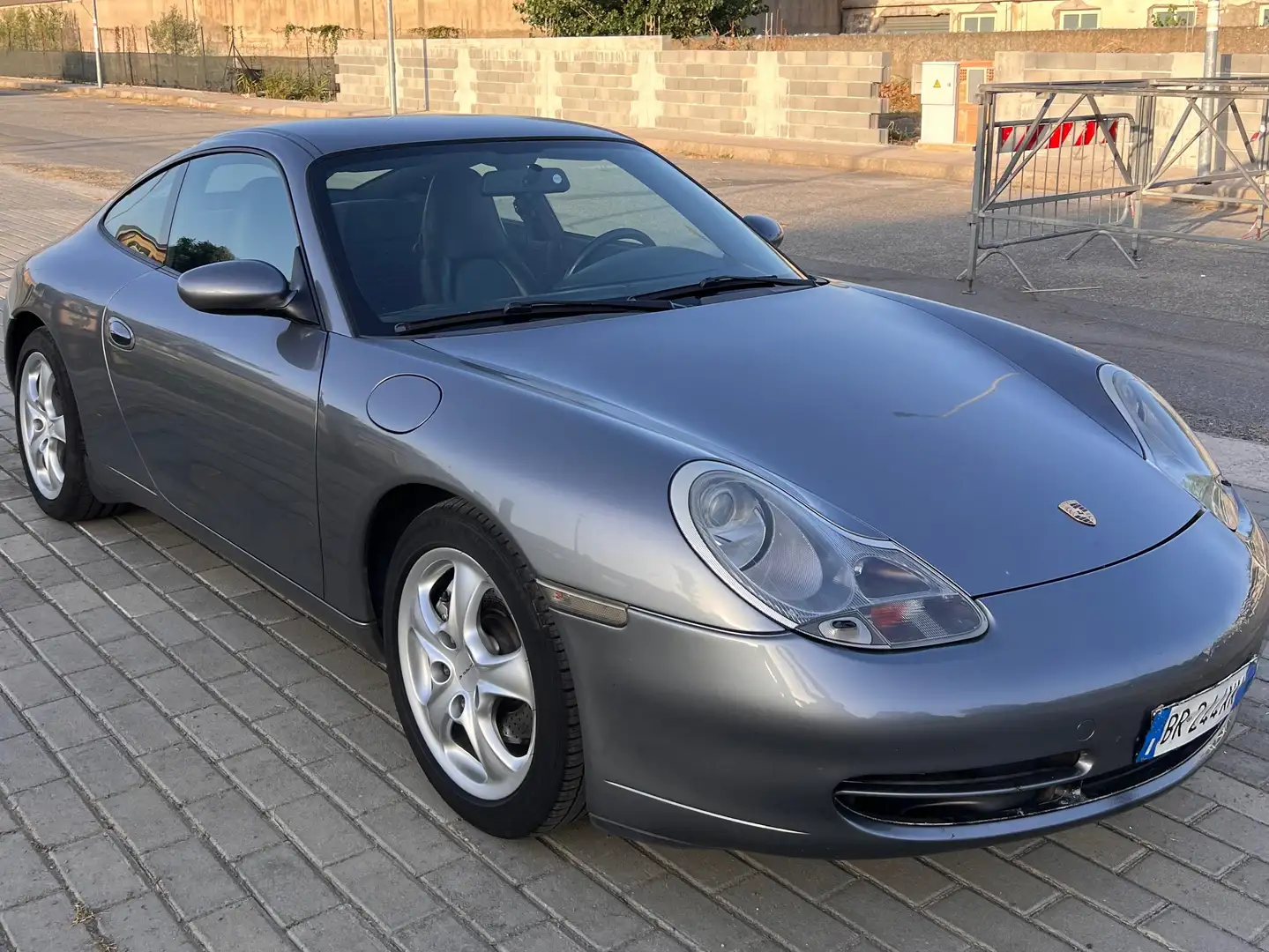 Porsche 996 Carrera 4 Grigio - 2