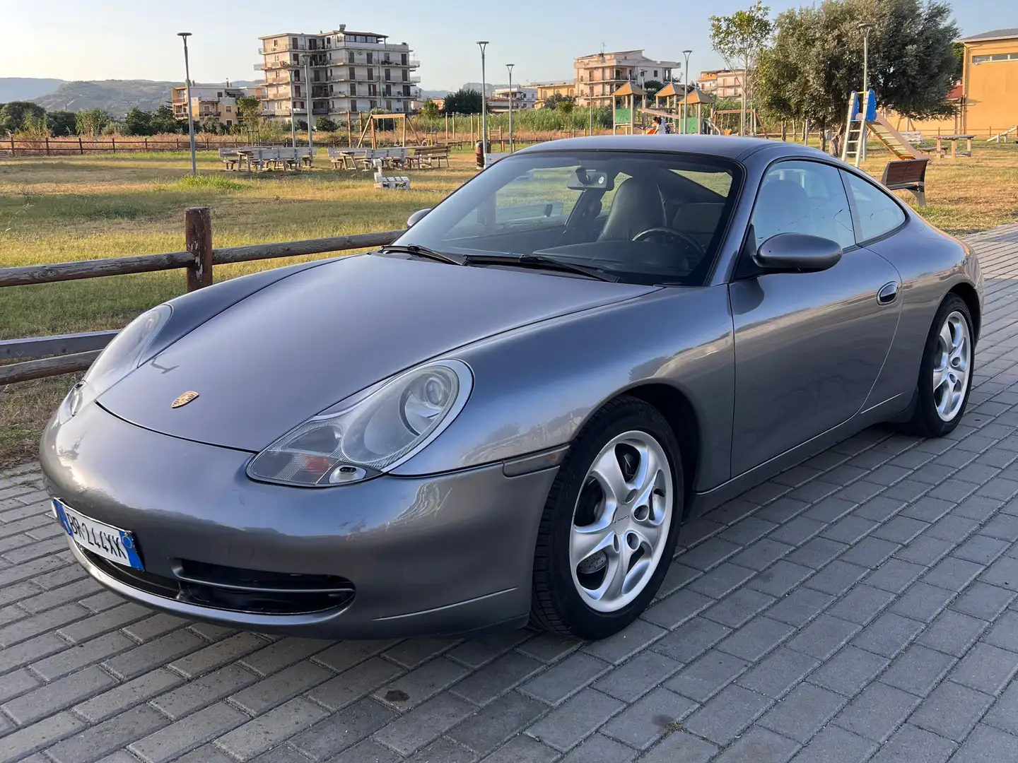 Porsche 996 Carrera 4 Grigio - 1