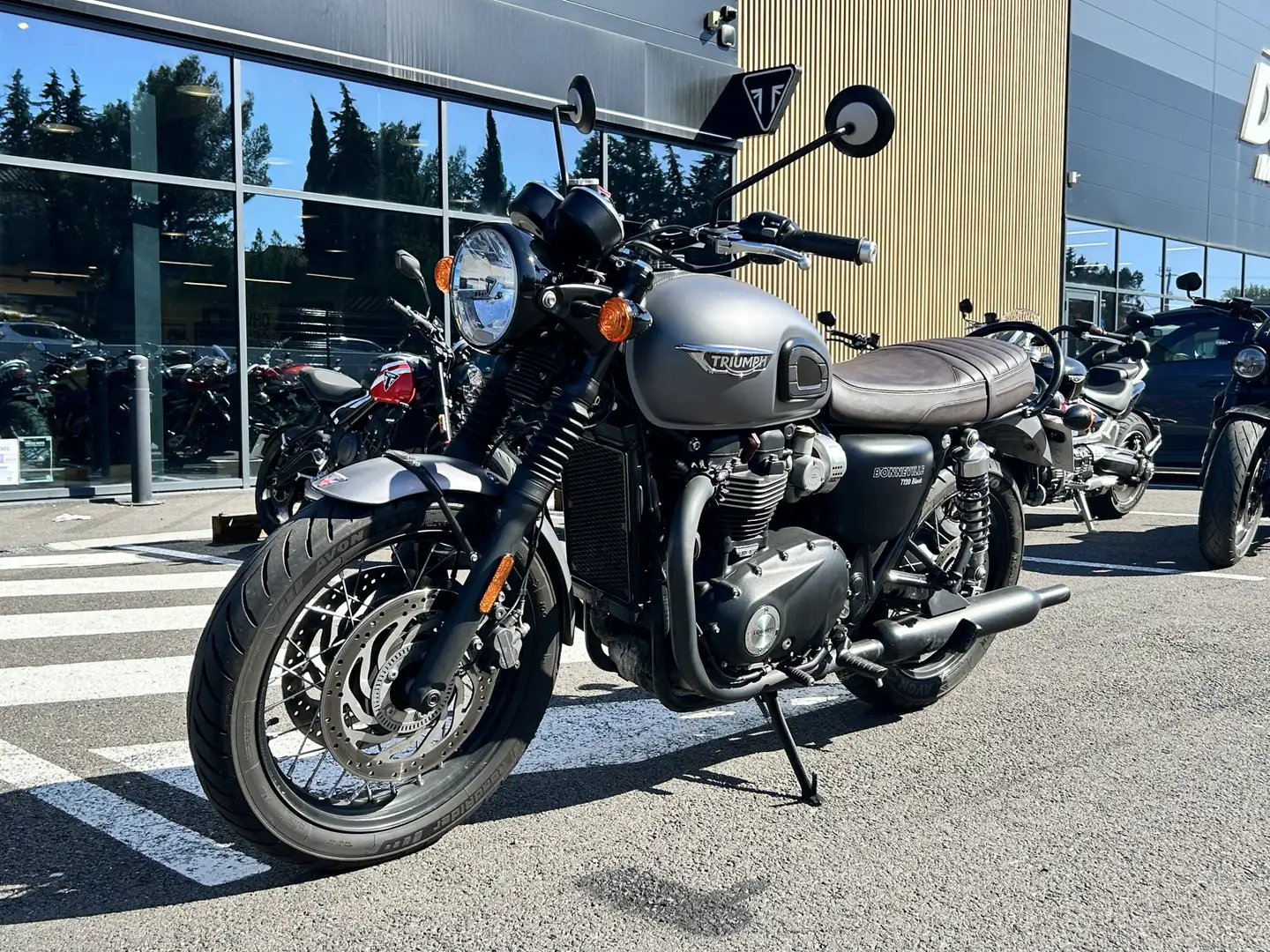 Triumph Bonneville T120 - 1
