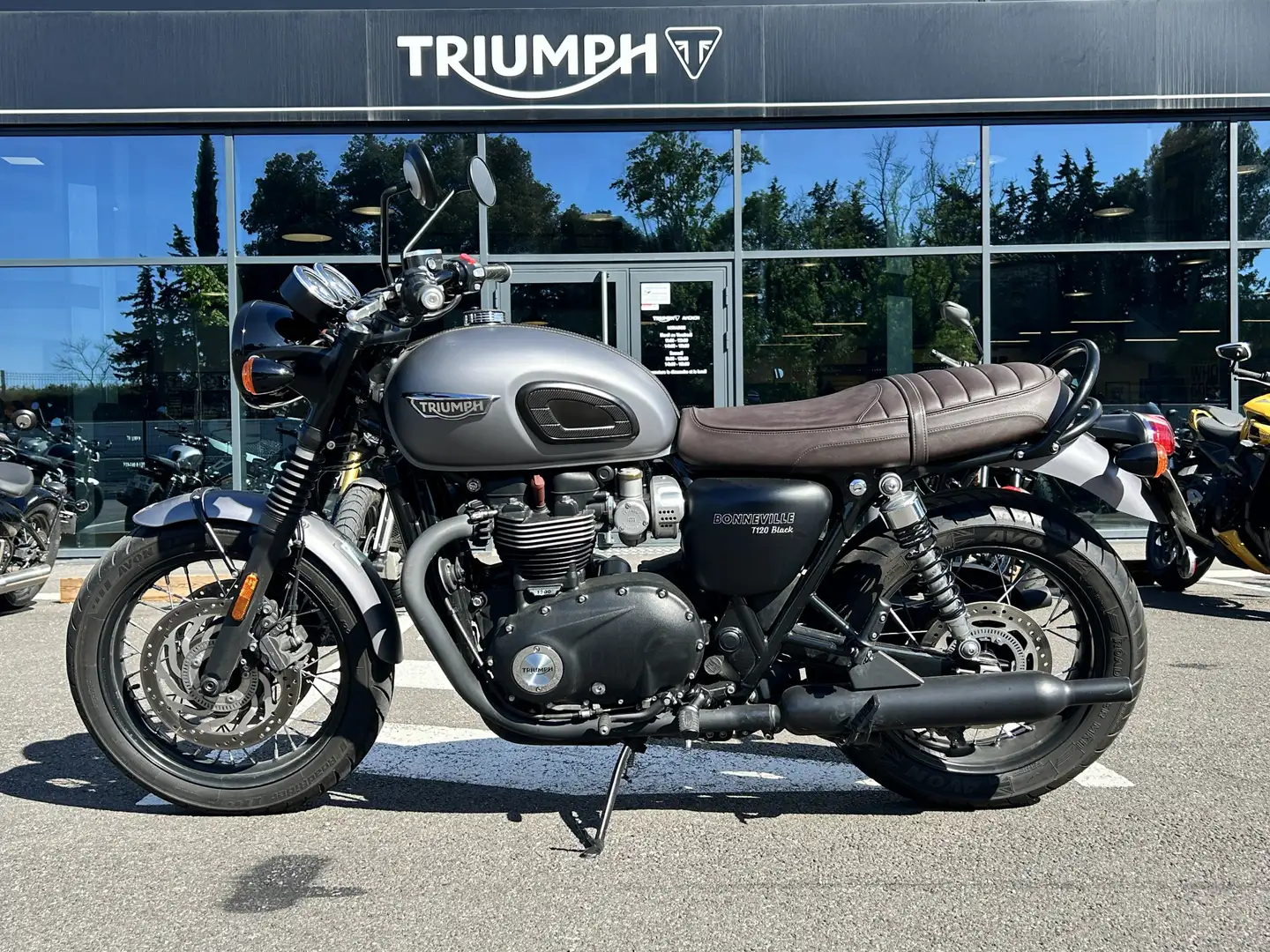 Triumph Bonneville T120 - 2