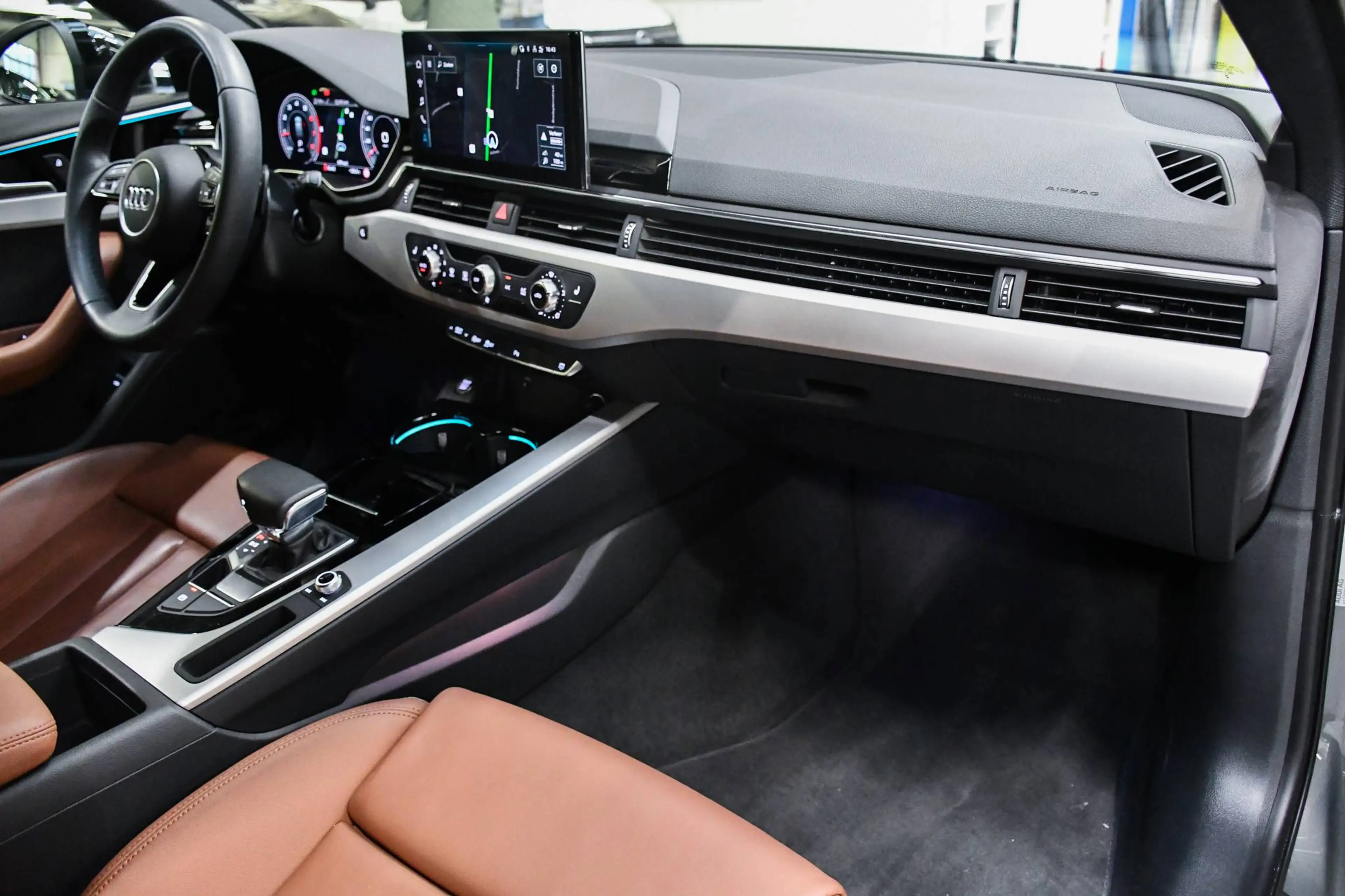 Audi A4 A4 Avant 35 TFSI S-Line S tronic - NAVIGATIE / OPEN PANO-DAK / CAMERA / SMARTLINK / CC / BLIS / PDC — photo 7