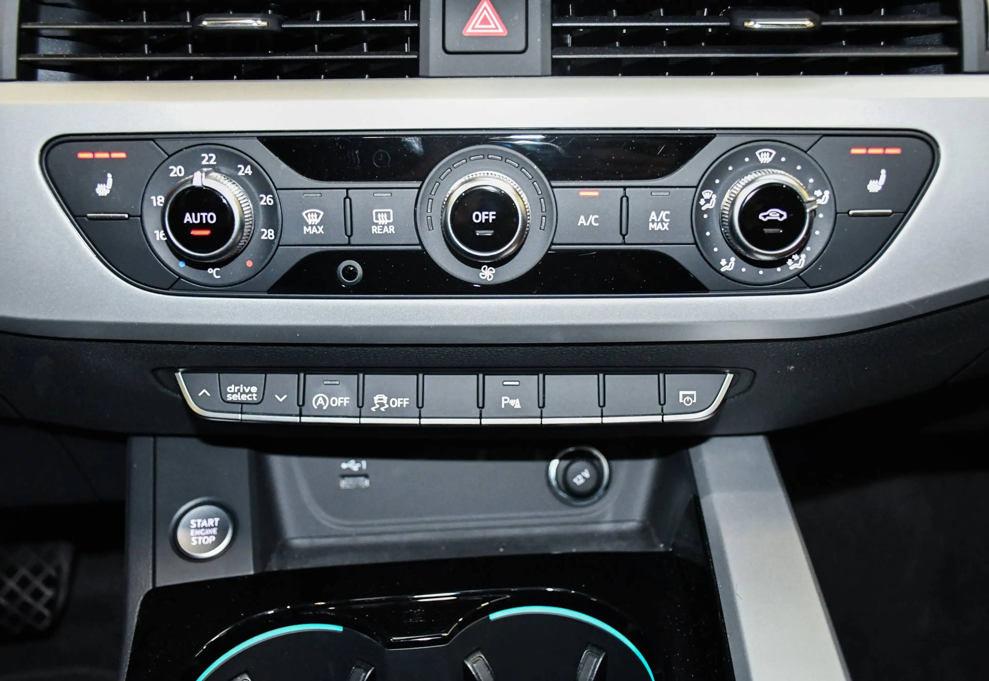 Audi A4 A4 Avant 35 TFSI S-Line S tronic - NAVIGATIE / OPEN PANO-DAK / CAMERA / SMARTLINK / CC / BLIS / PDC — photo 14
