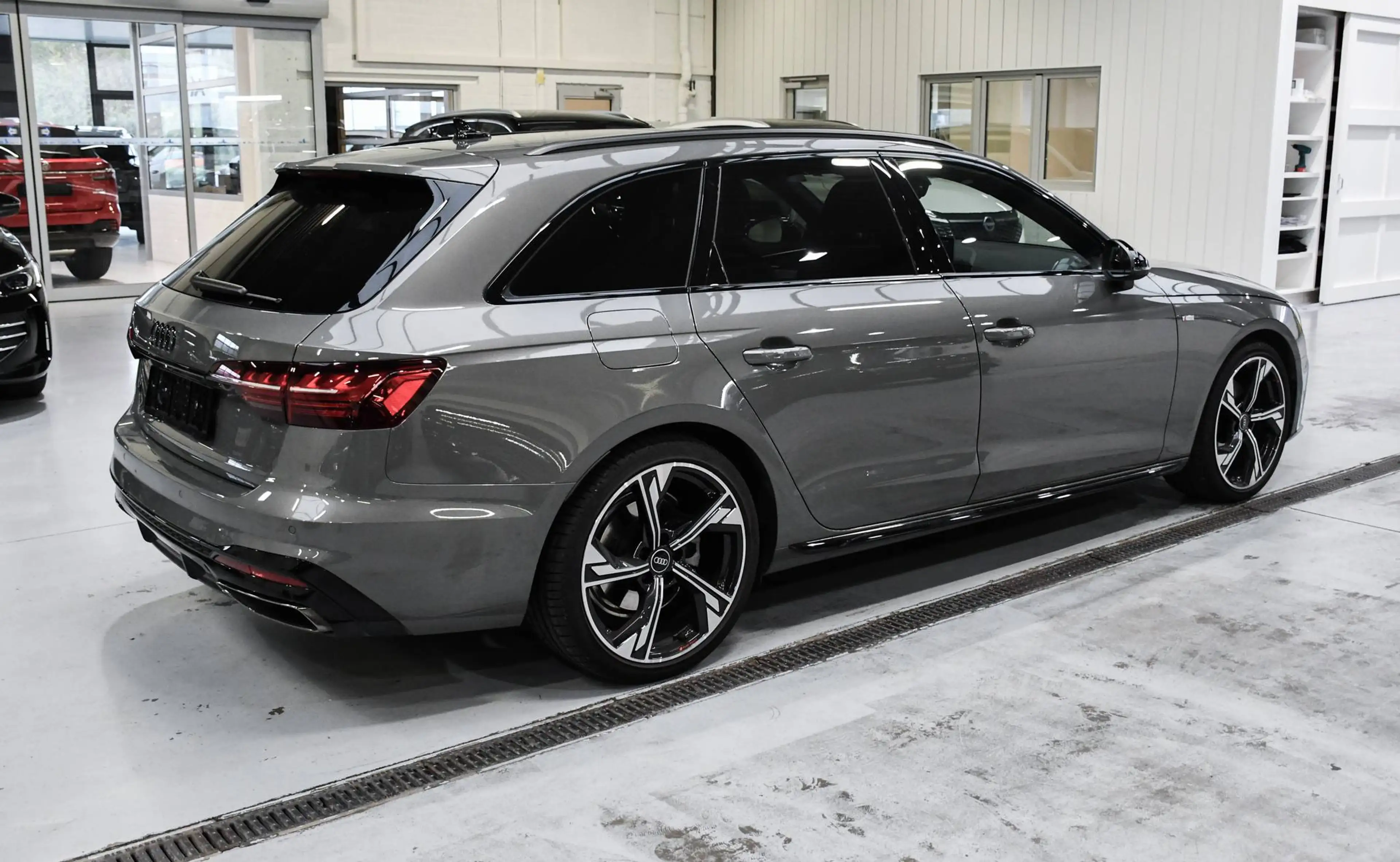 Audi A4 A4 Avant 35 TFSI S-Line S tronic - NAVIGATIE / OPEN PANO-DAK / CAMERA / SMARTLINK / CC / BLIS / PDC — photo 3