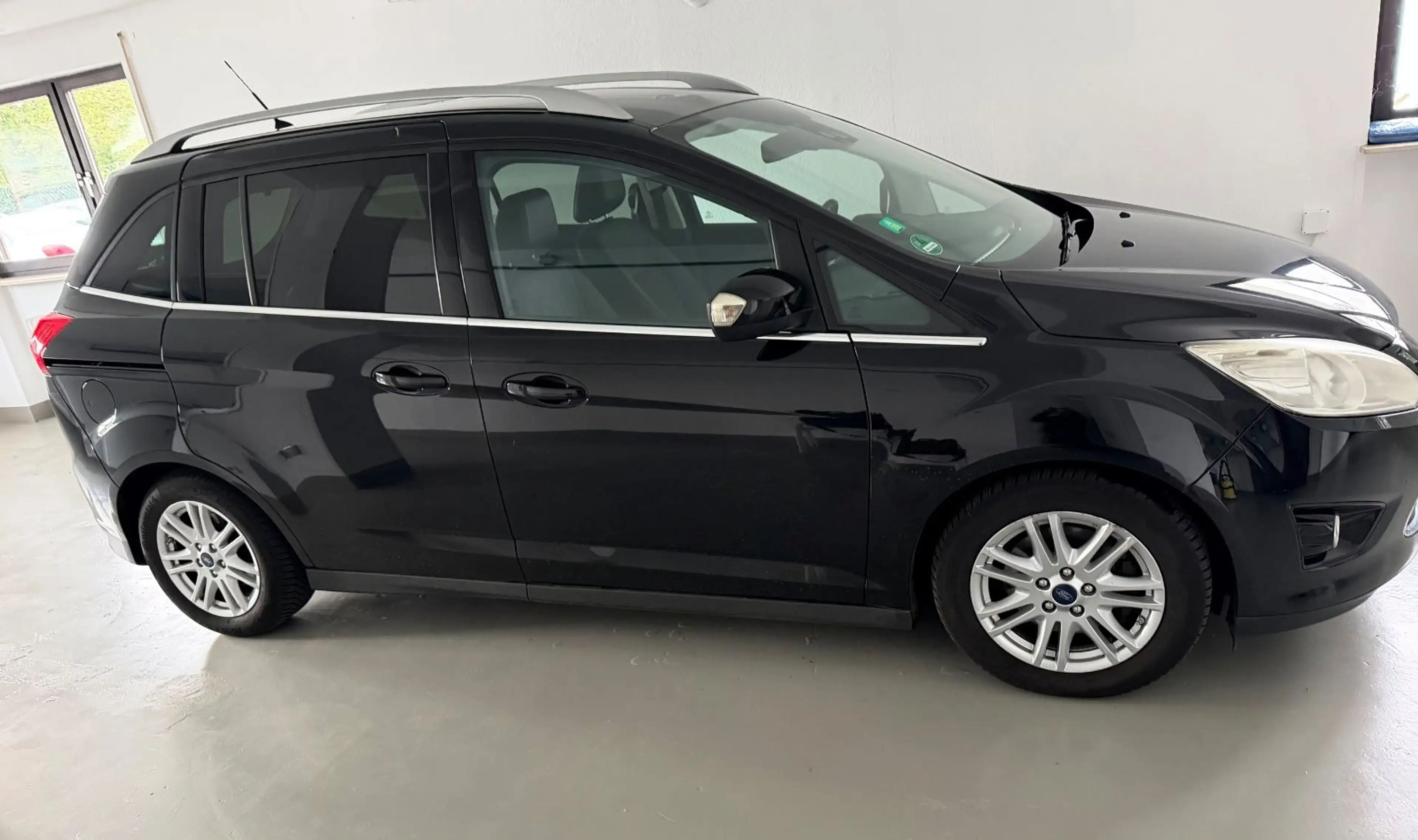 Ford Grand C-Max Titanium 7 Sitzer Navi Kamera — photo 13
