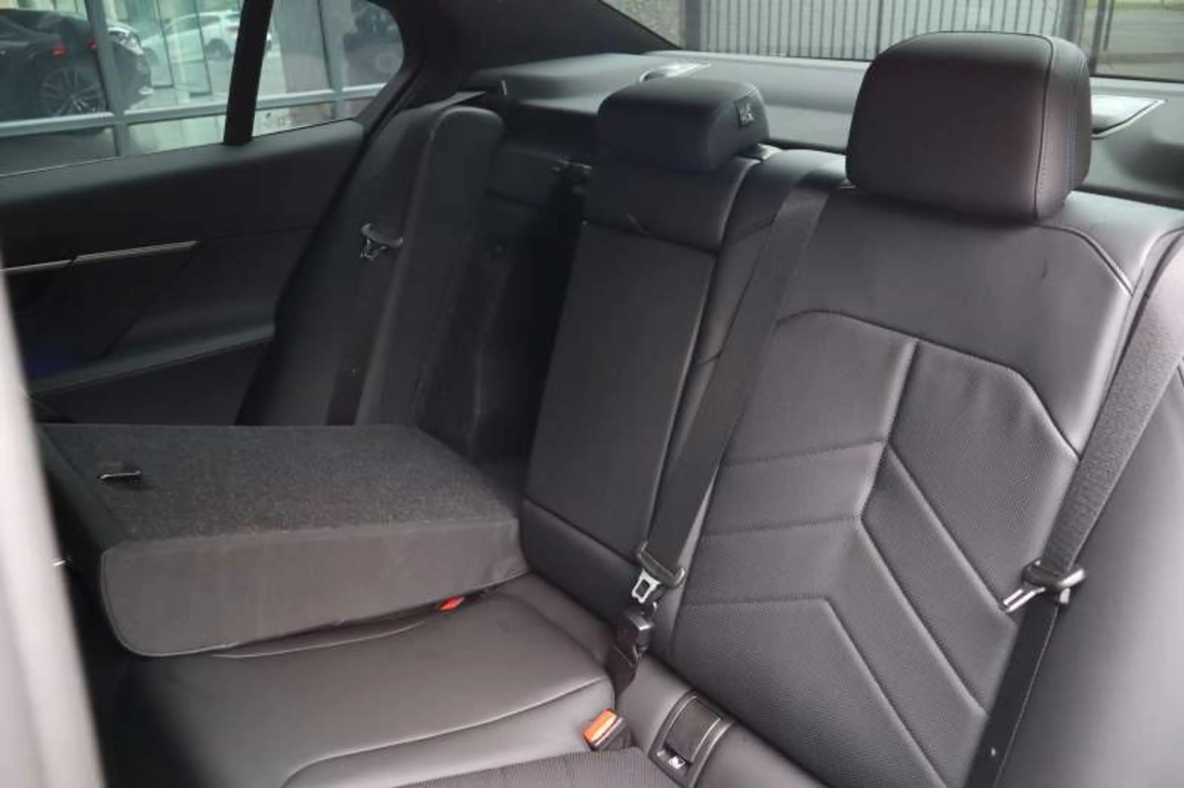 BMW 520 iA M-Sport Leder/KeyLess/MemorySeats/DrivingAssistantPlus/SurroundVieuw/HarmanKardon/21"M — photo 12