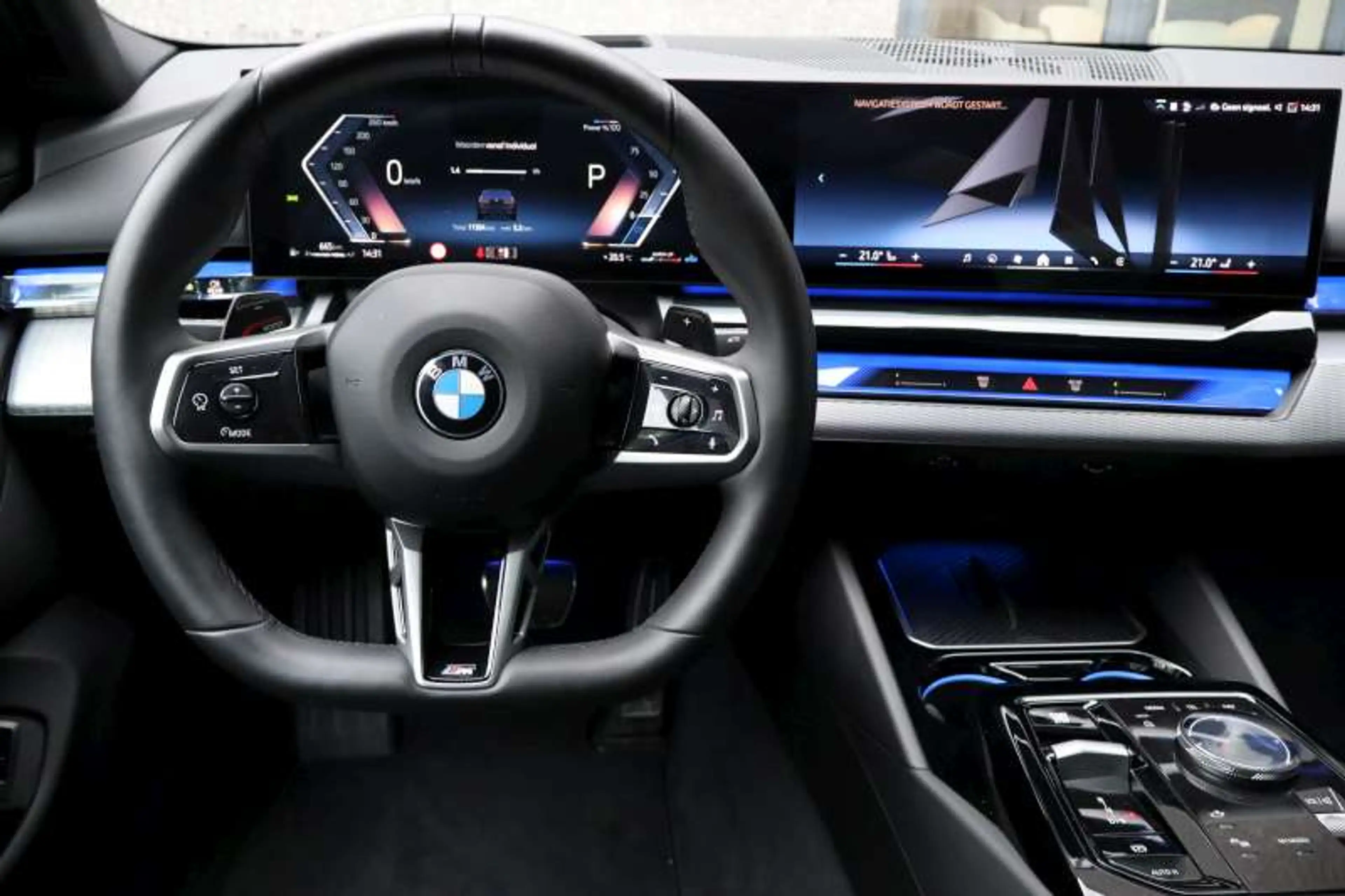 BMW 520 iA M-Sport Leder/KeyLess/MemorySeats/DrivingAssistantPlus/SurroundVieuw/HarmanKardon/21"M — photo 5