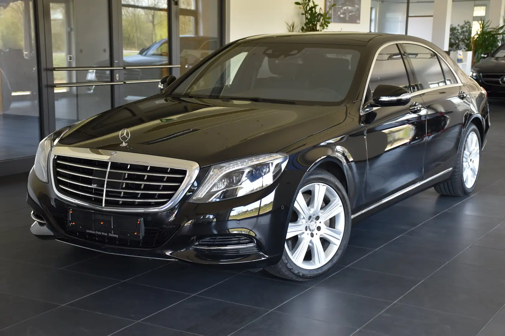 Mercedes-Benz S 500 LANG 4Matic 7G"PANORAMA"HUD"MASAGE"LED"TV"1.HAND" Noir - 1