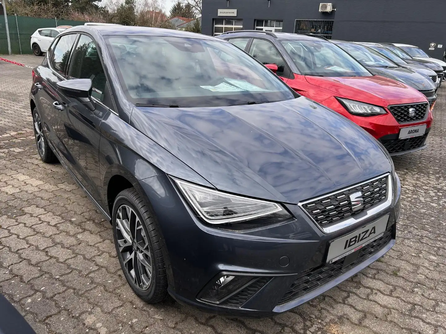 SEAT Ibiza Xcellence Grau - 2