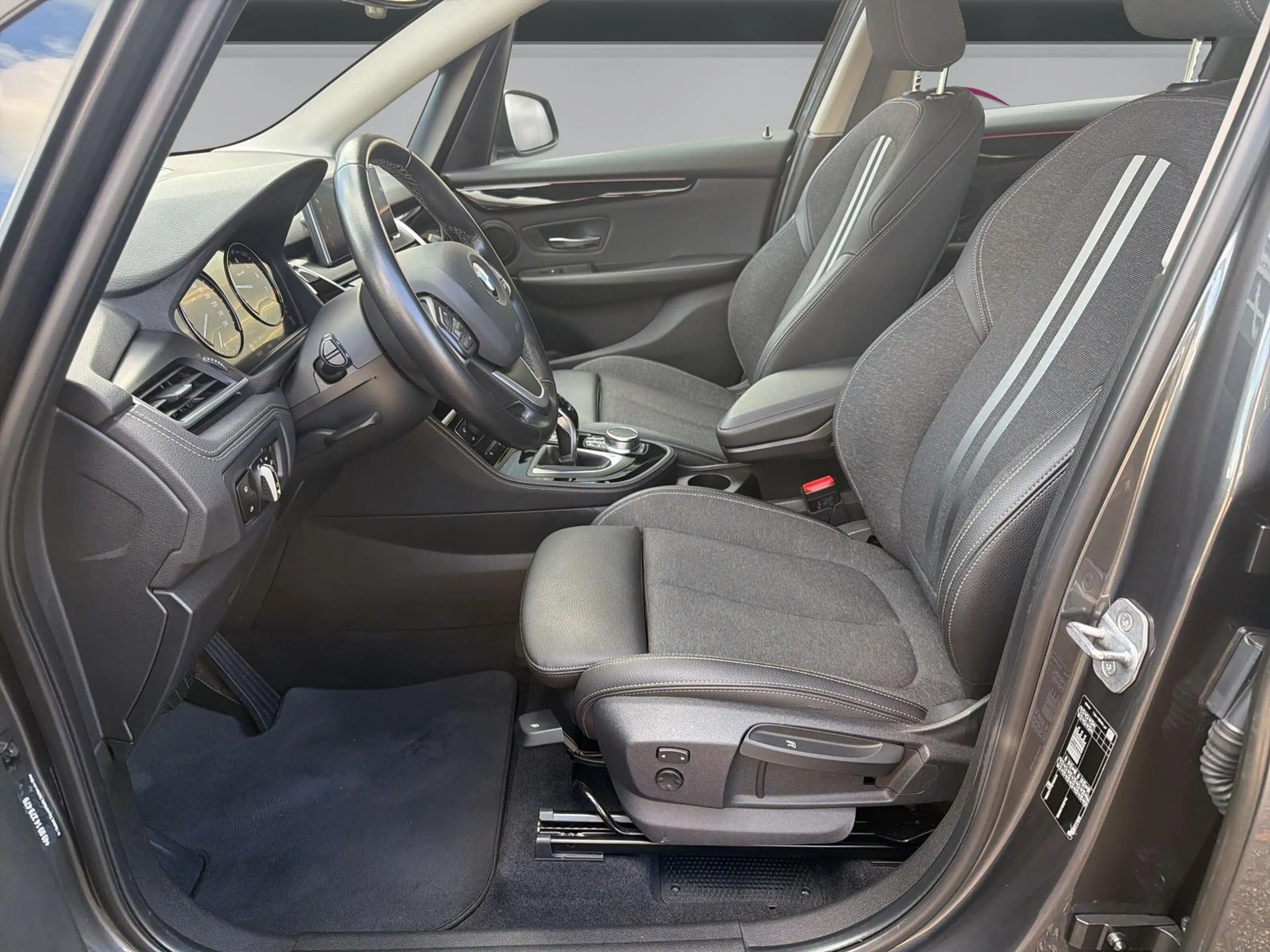 BMW 218 218 i Sport Line*AHK*Navi*Head-up — photo 9