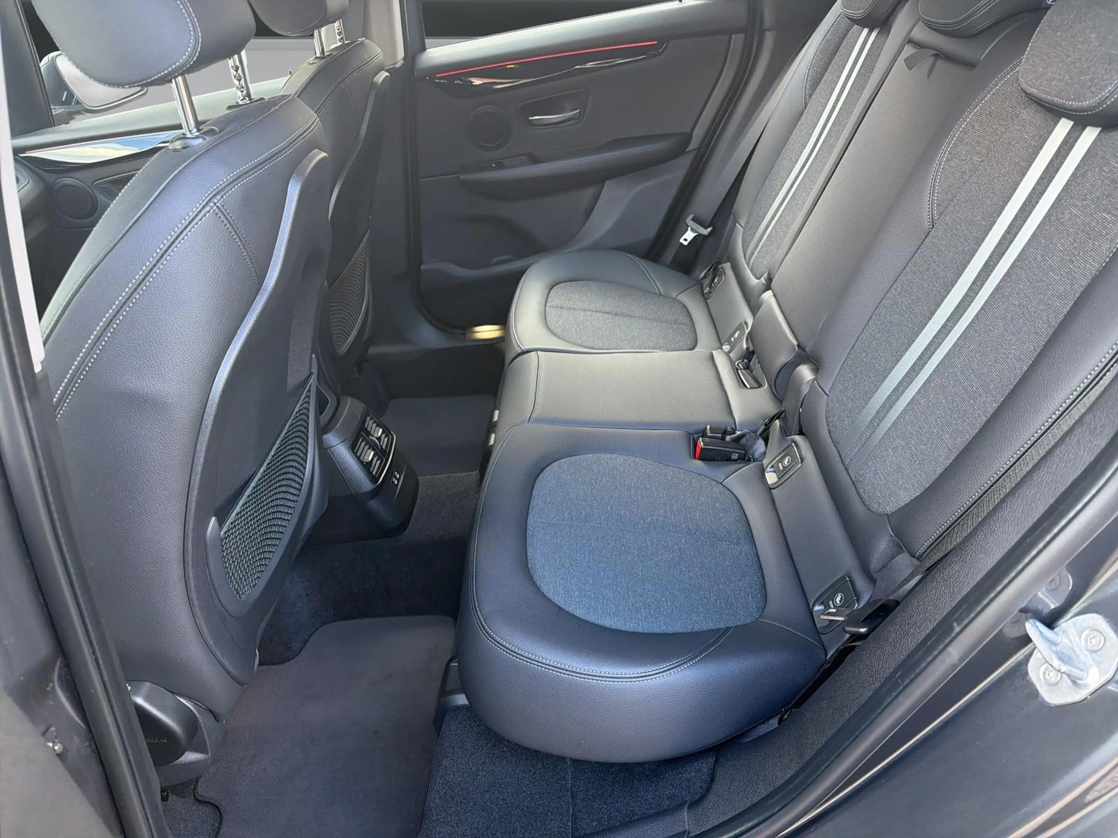 BMW 218 218 i Sport Line*AHK*Navi*Head-up — photo 11