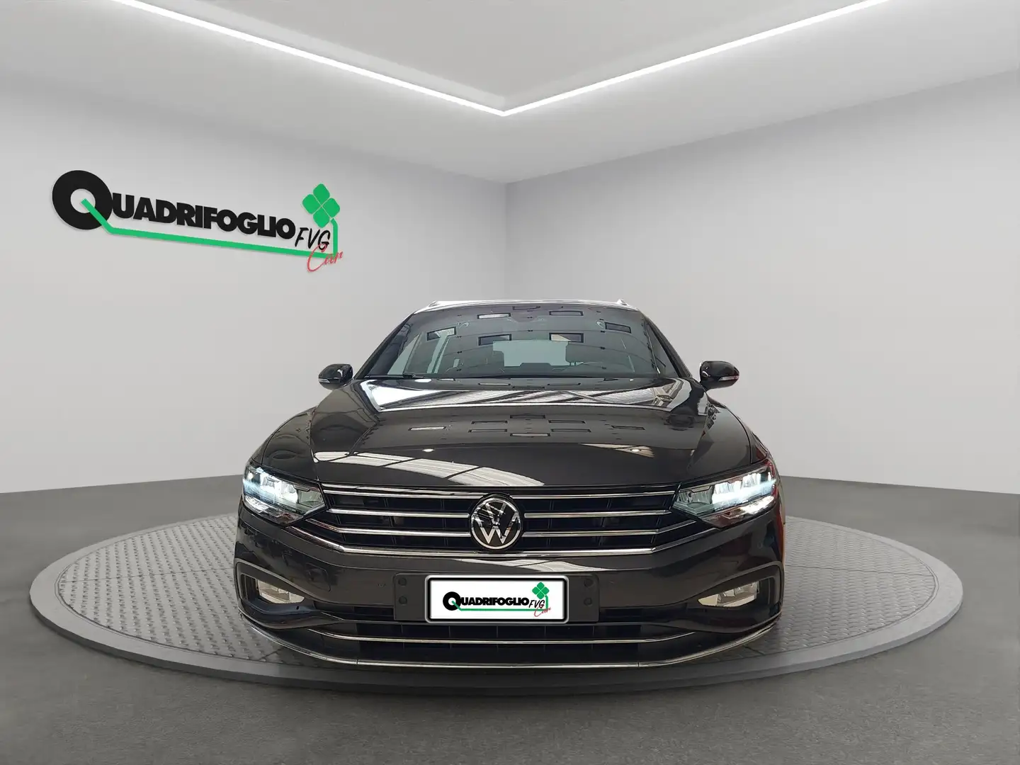 Volkswagen Passat Variant Passat Variant 2.0 tdi Executive 200cv dsg Nero - 2