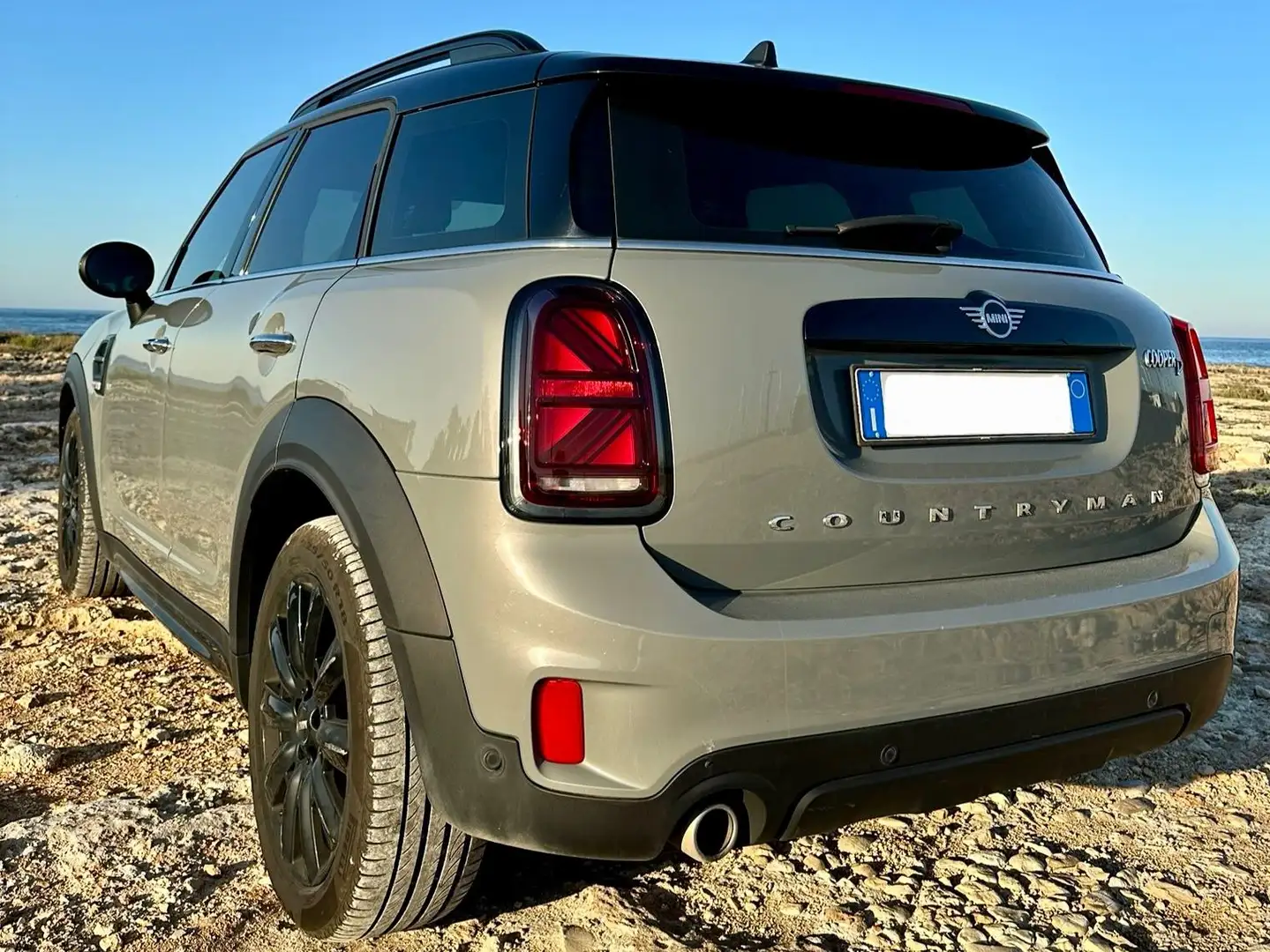 MINI Cooper D Countryman Mini Countryman F60 2017 2.0 Hype auto my18 Šedá - 2