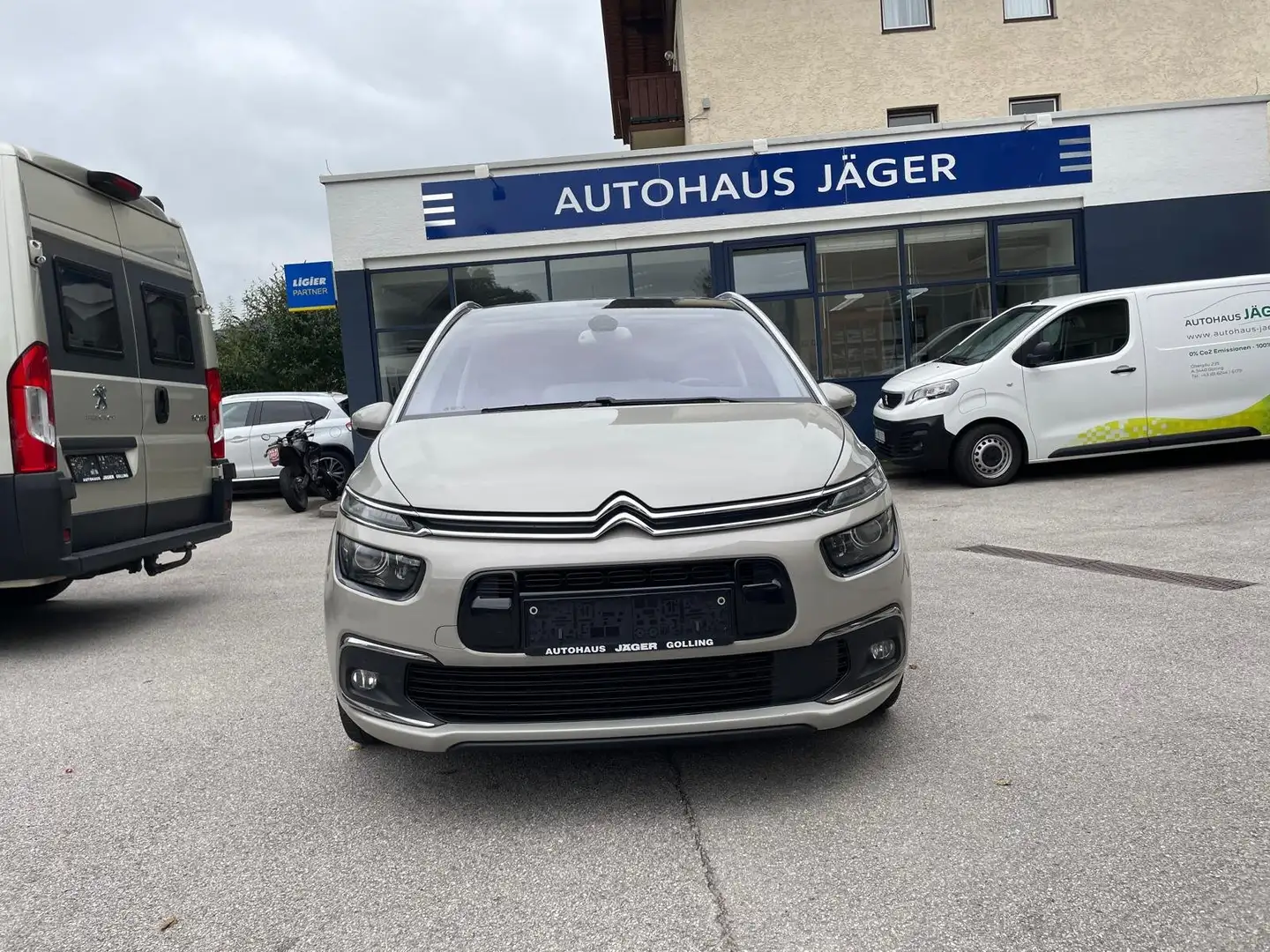 Citroen Grand C4 Picasso BlueHDI 150 S Grau - 1