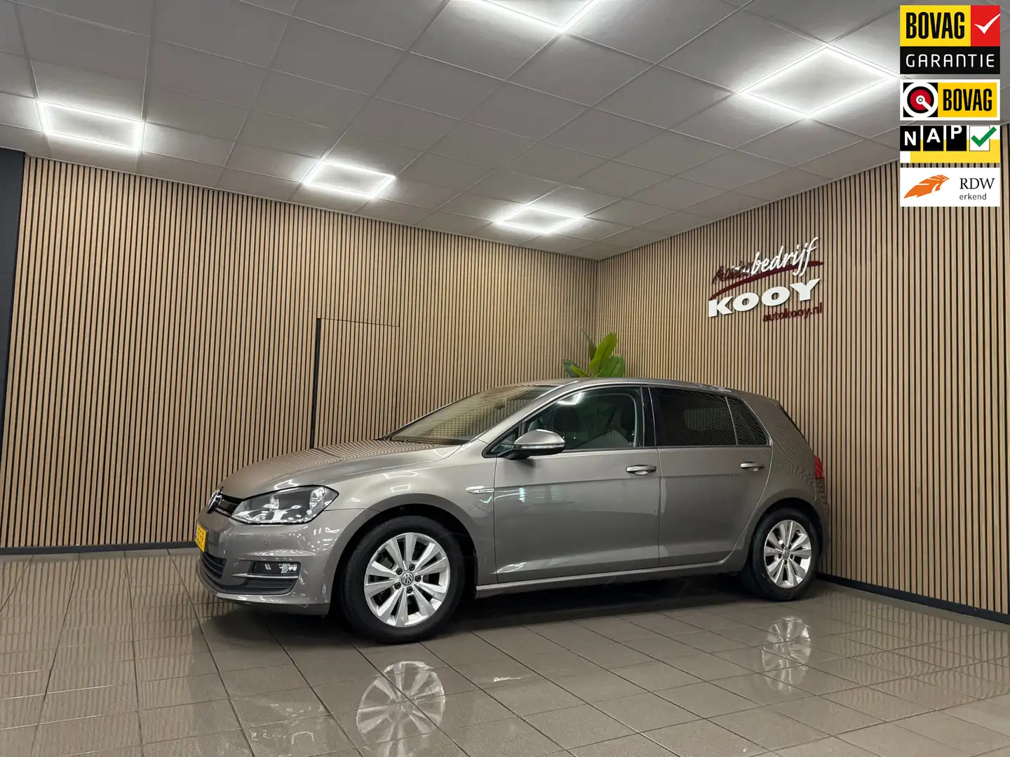 Volkswagen Golf 1.0 TSI Business Edition Connected * Navigatie / C Gris - 1