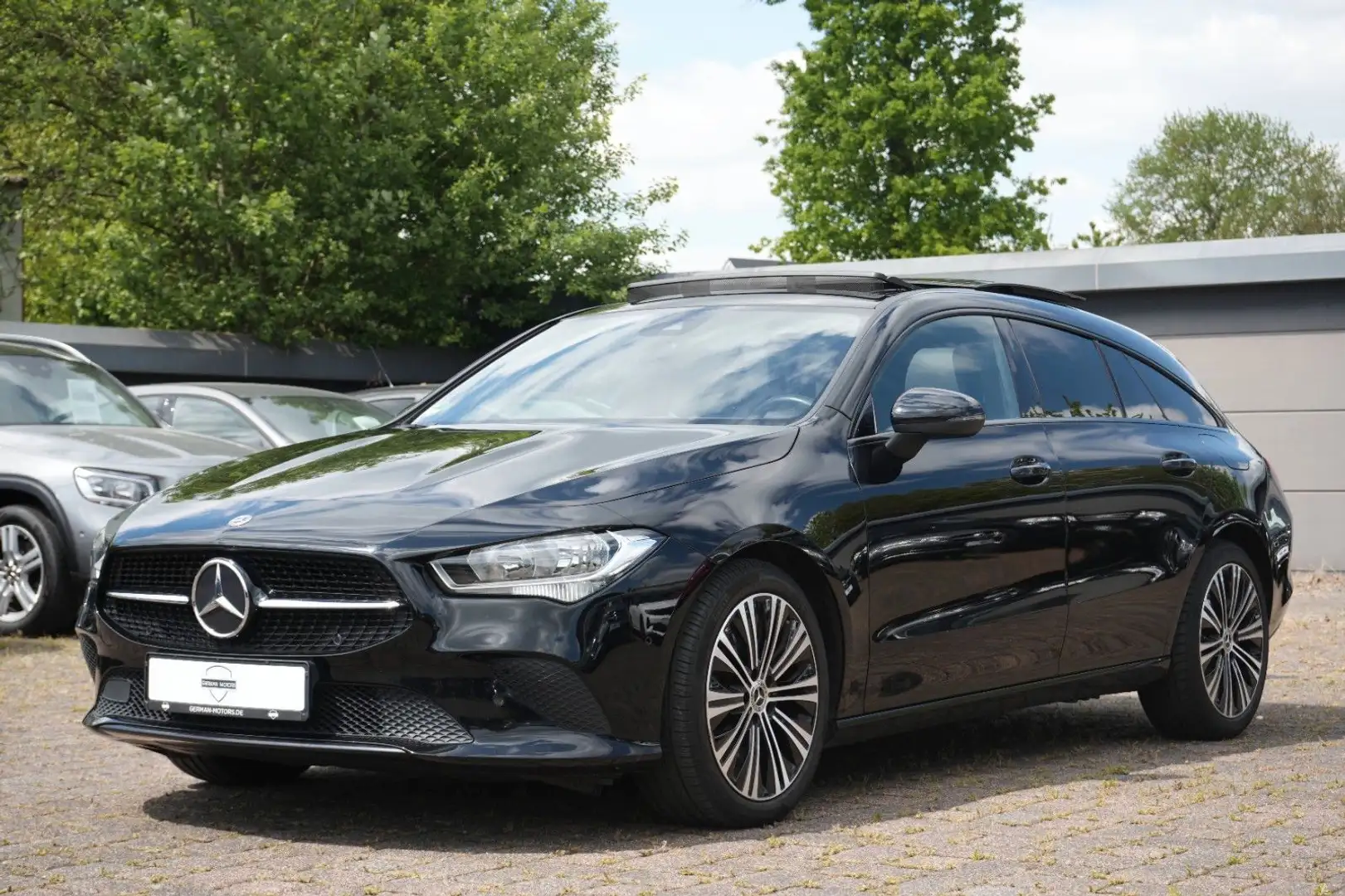 Mercedes-Benz CLA 200 7G-DCT PROGRESSIVE+NIGHT Zwart - 2