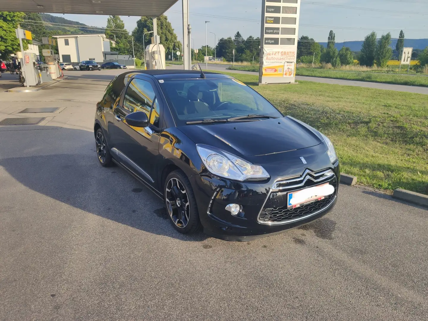 Citroen DS3 Cabrio e-HDi 90 EGS6 Ultra Prestige - 2