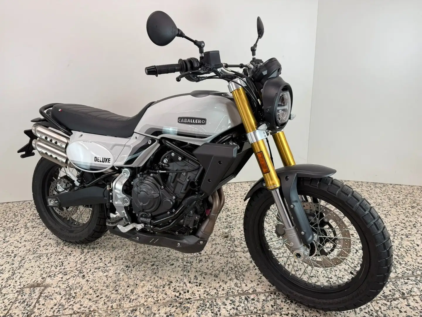 Fantic Caballero 700 Deluxe sofort verfügbar !!! Gris - 1