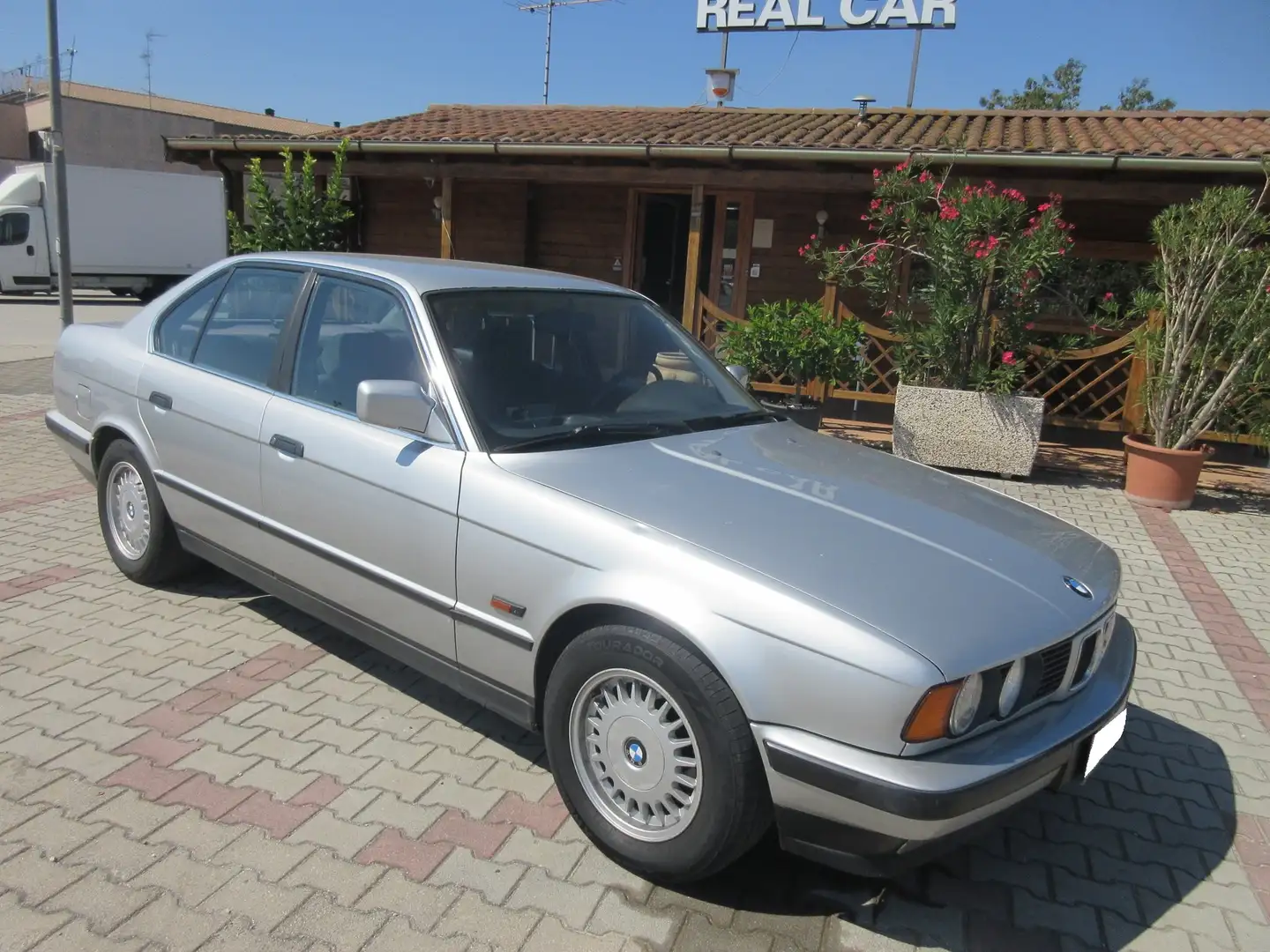 BMW 520 BERLINA 2.0 BENZ 150CV Сірий - 1