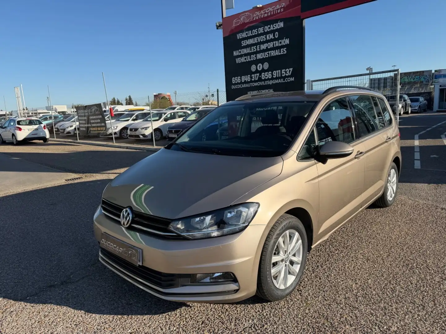 Volkswagen Touran 1.6TDI Business and Navi Edition 85kW Beige - 2