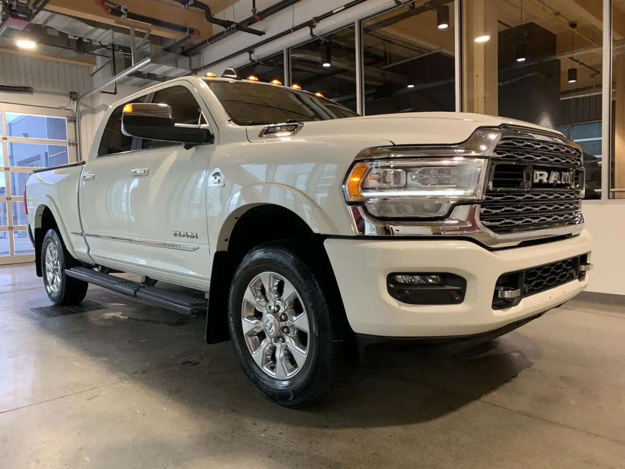 RAM 2500 снимка RAM 2500