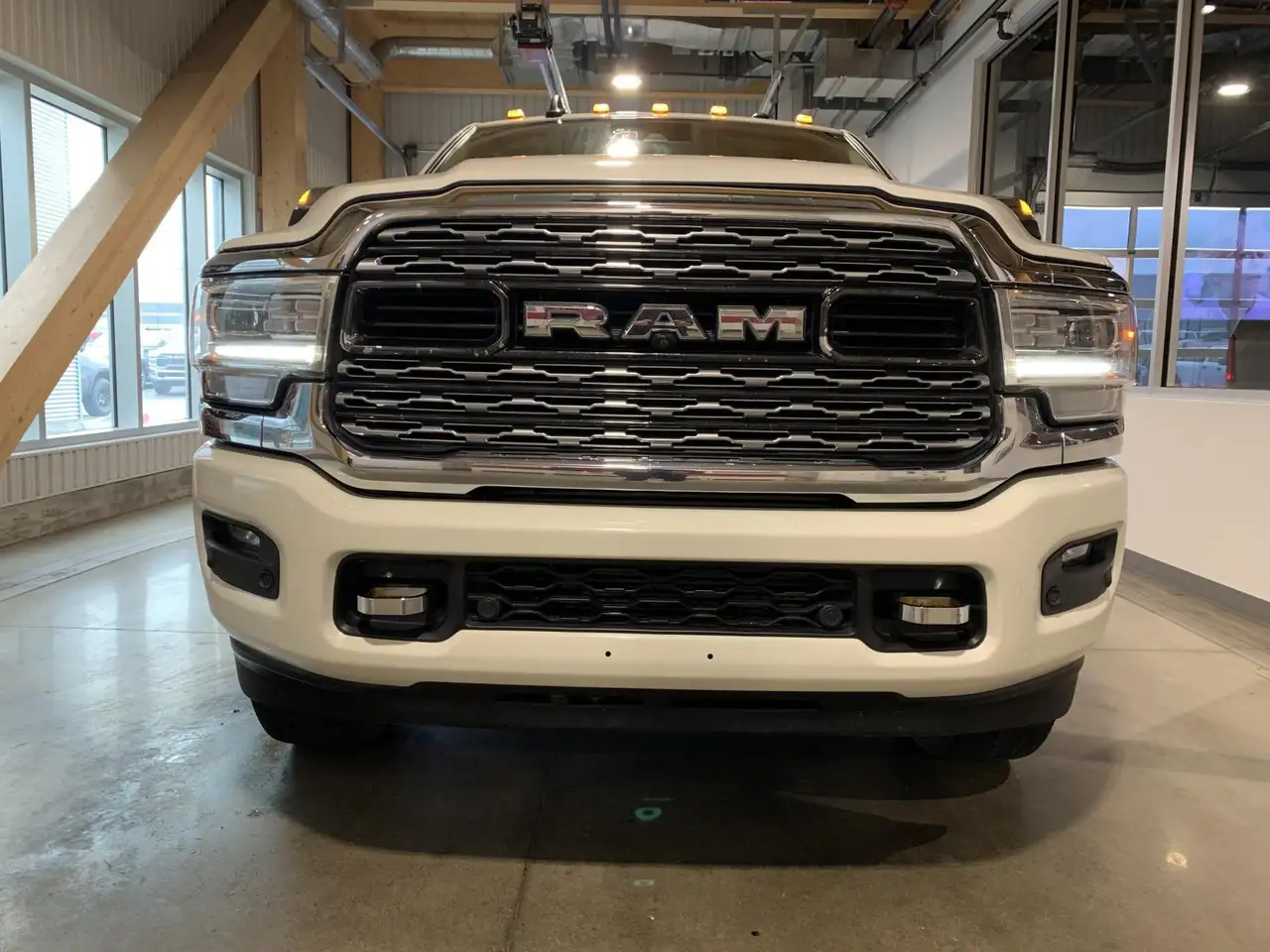 RAM 2500 снимка RAM 2500