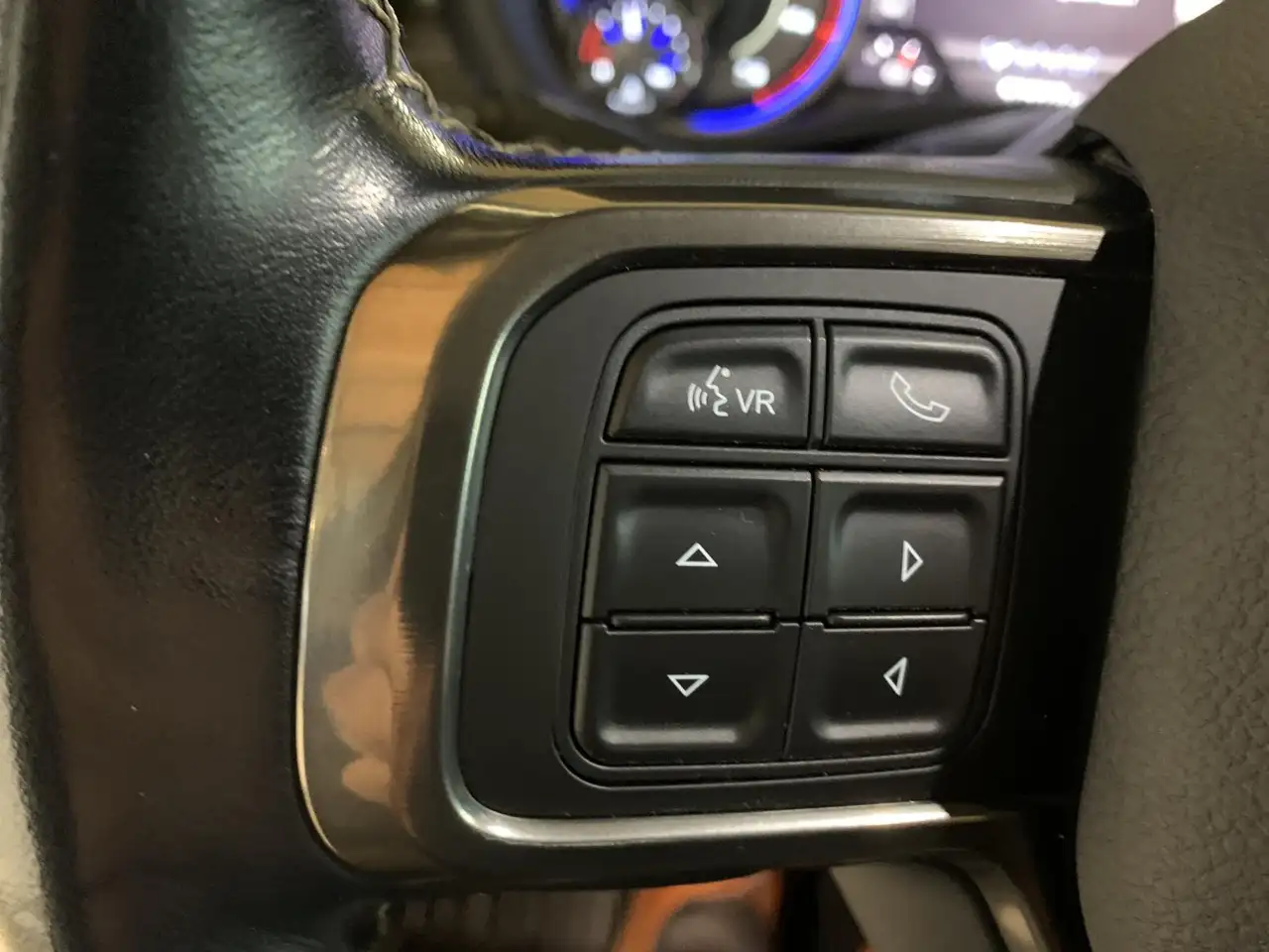 RAM 2500 снимка RAM 2500