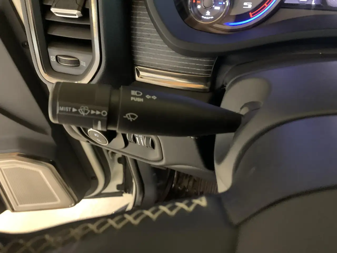 RAM 2500 снимка RAM 2500