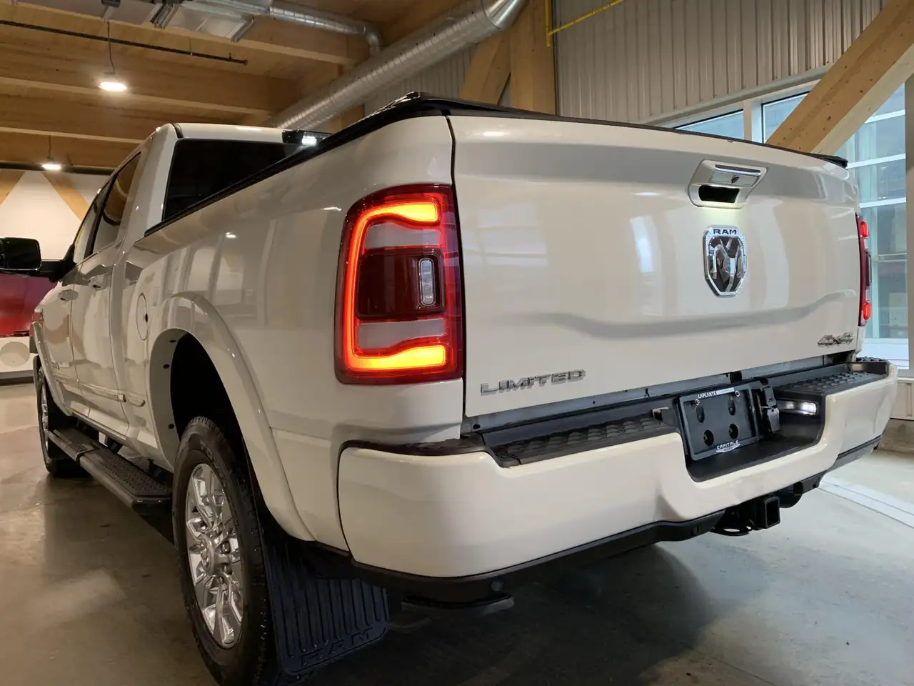 RAM 2500 снимка RAM 2500
