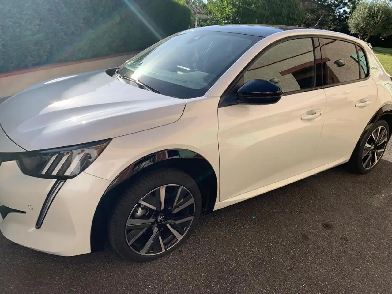 Peugeot 208 208 — photo 3
