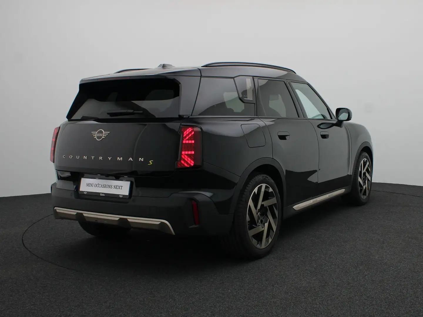 MINI Countryman SE ALL4 Favoured + Package L Schwarz - 2