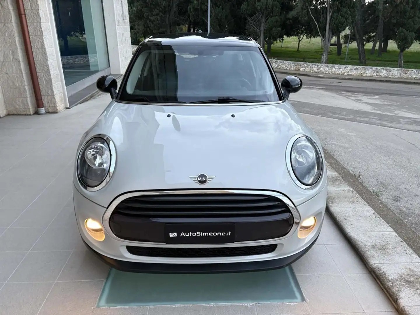 MINI Cooper D 1.5 Cooper D Business 5 porte CARPLAY Grijs - 2