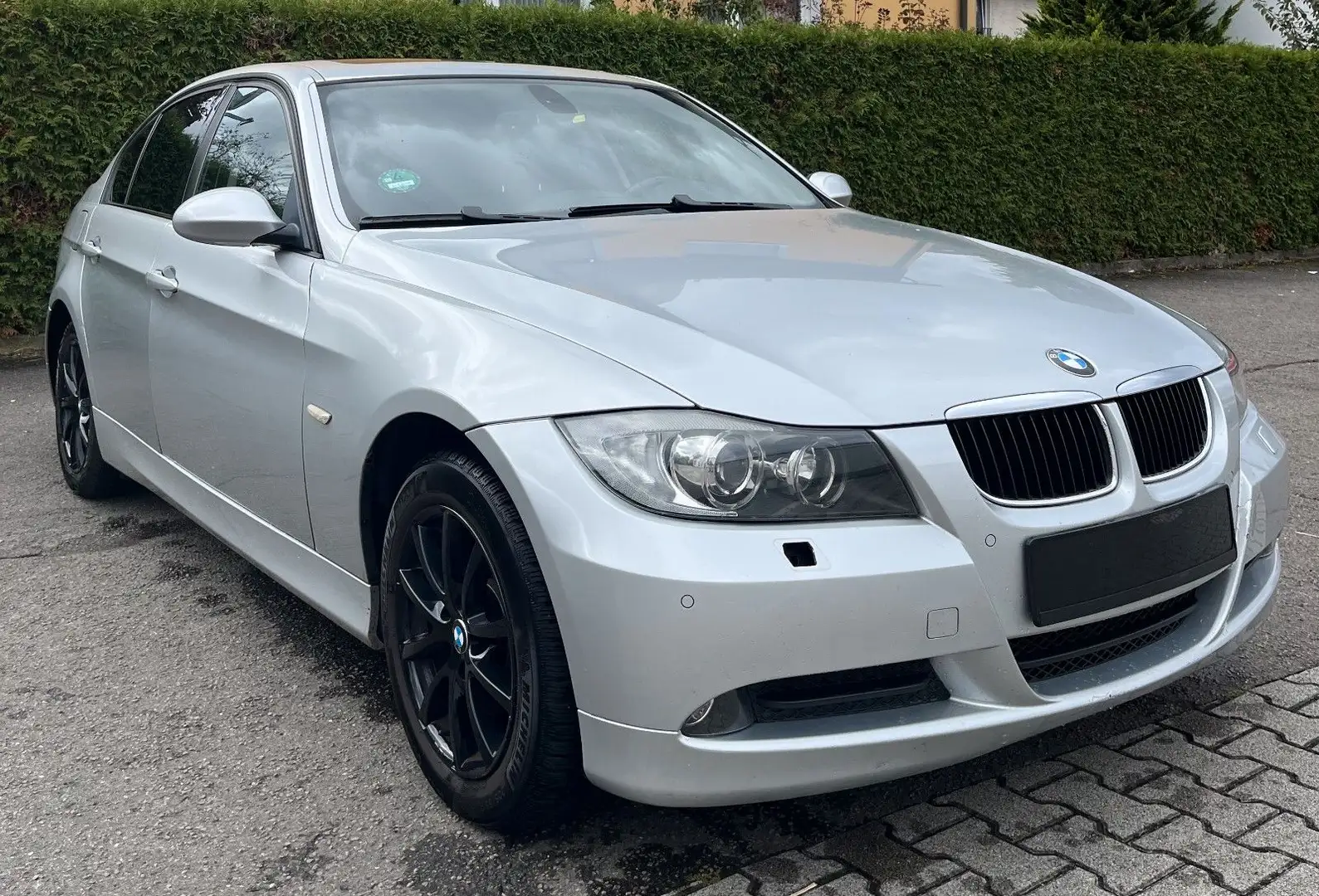 BMW 320 d Automatik XENON NAVI SCHIEBEDACH LEDER TOP Plateado - 2
