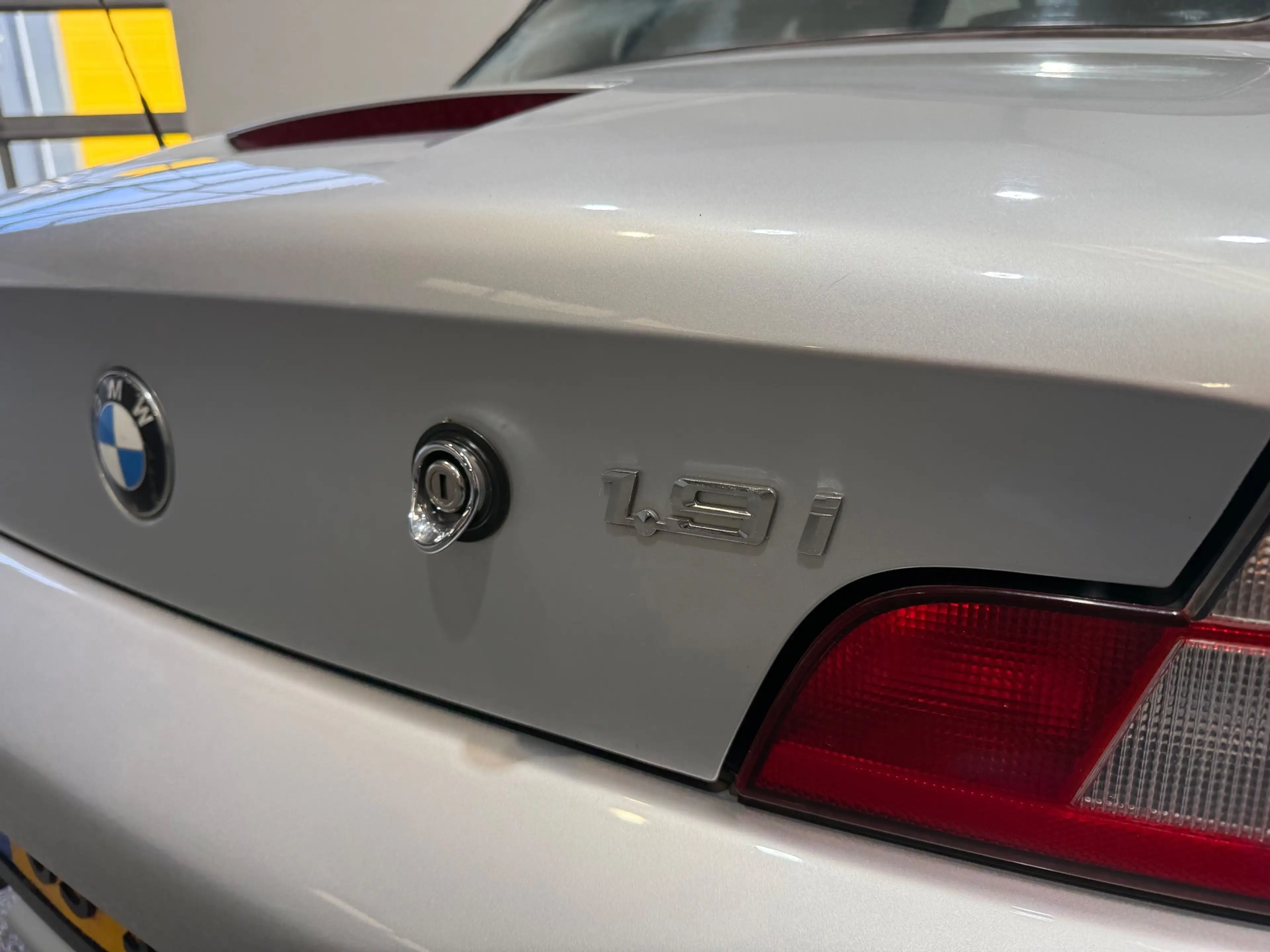 BMW Z3 Roadster 1.9i S — photo 24