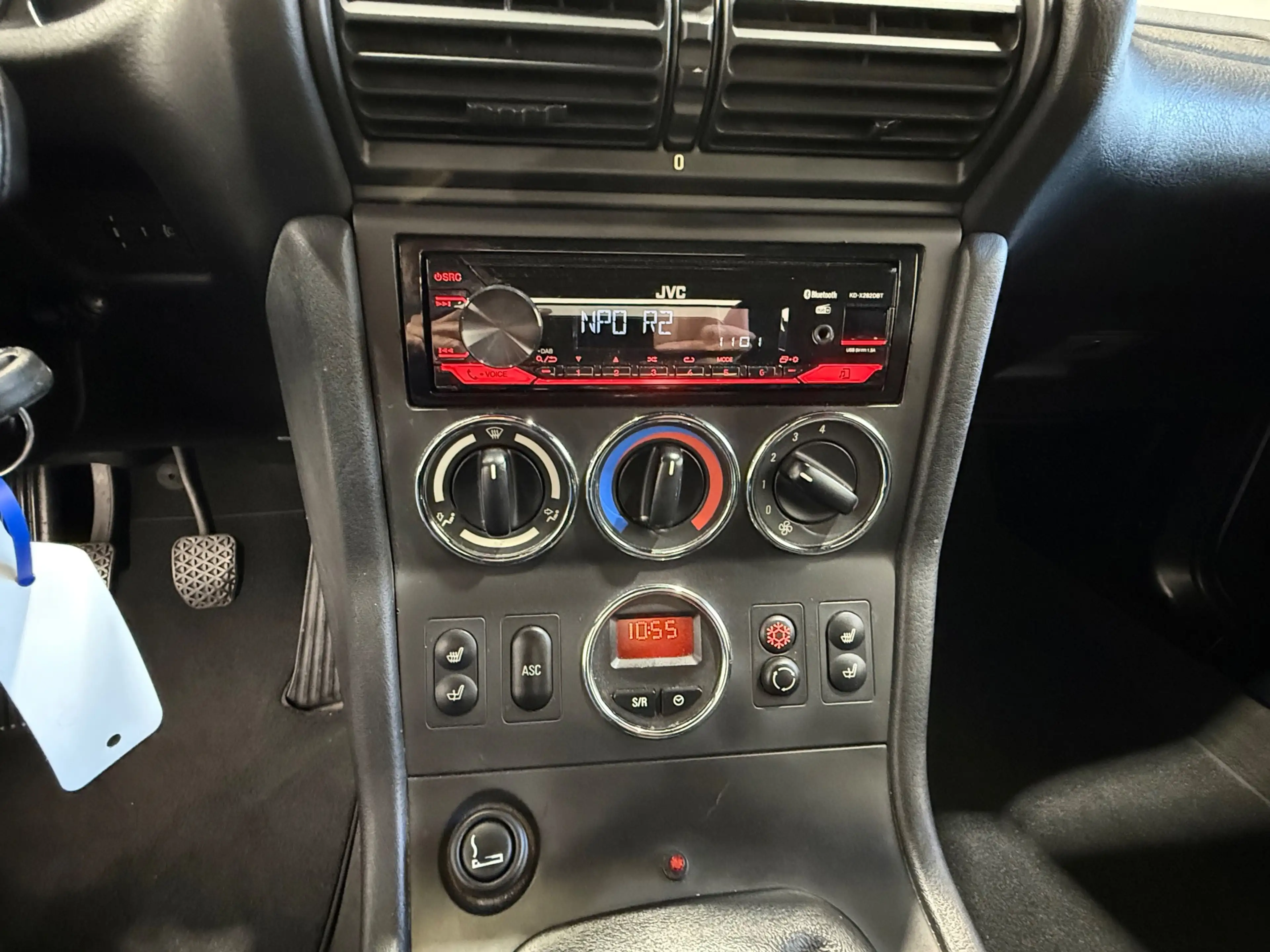 BMW Z3 Roadster 1.9i S — photo 9