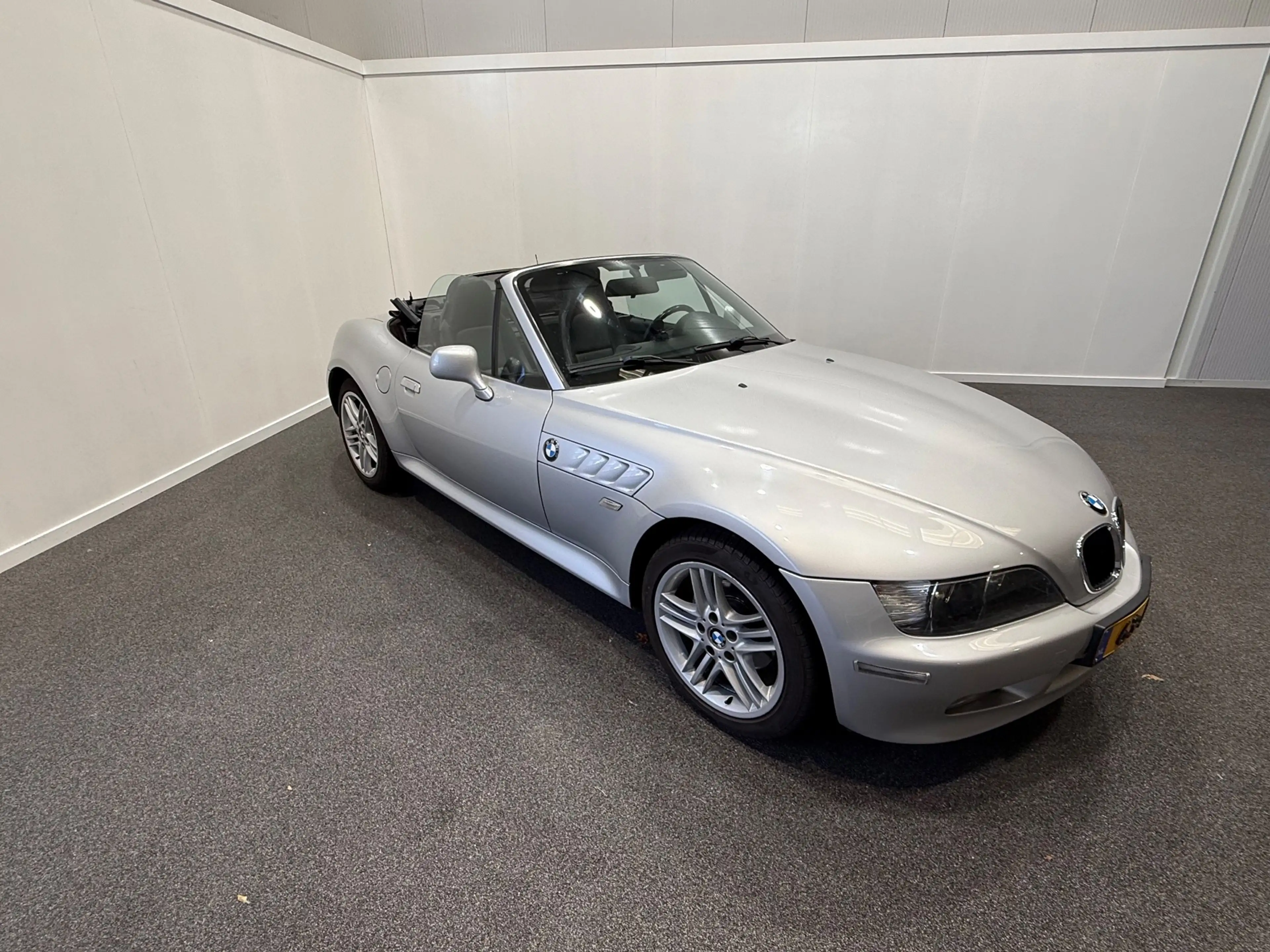 BMW Z3 Roadster 1.9i S — photo 13