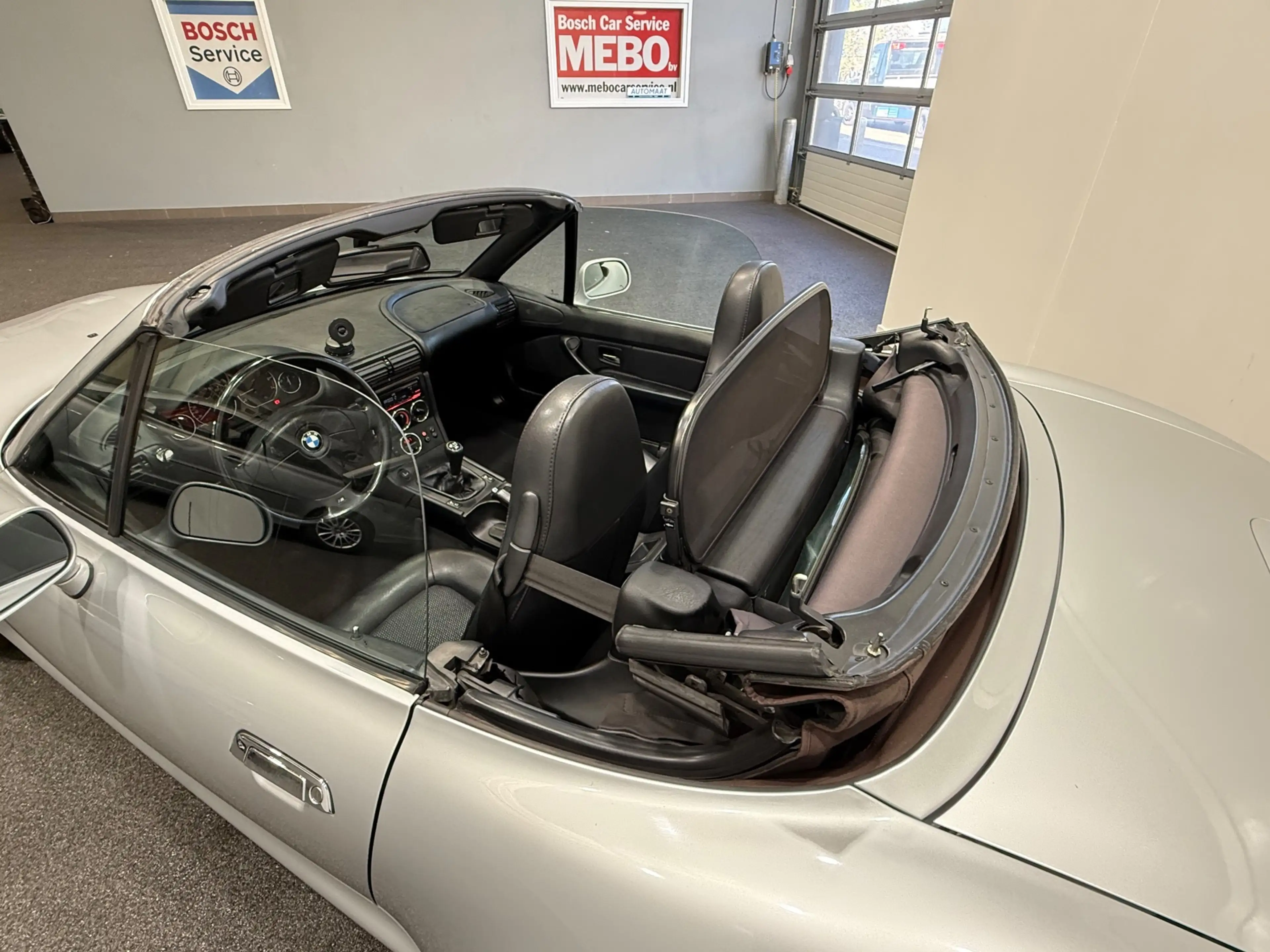 BMW Z3 Roadster 1.9i S — photo 16