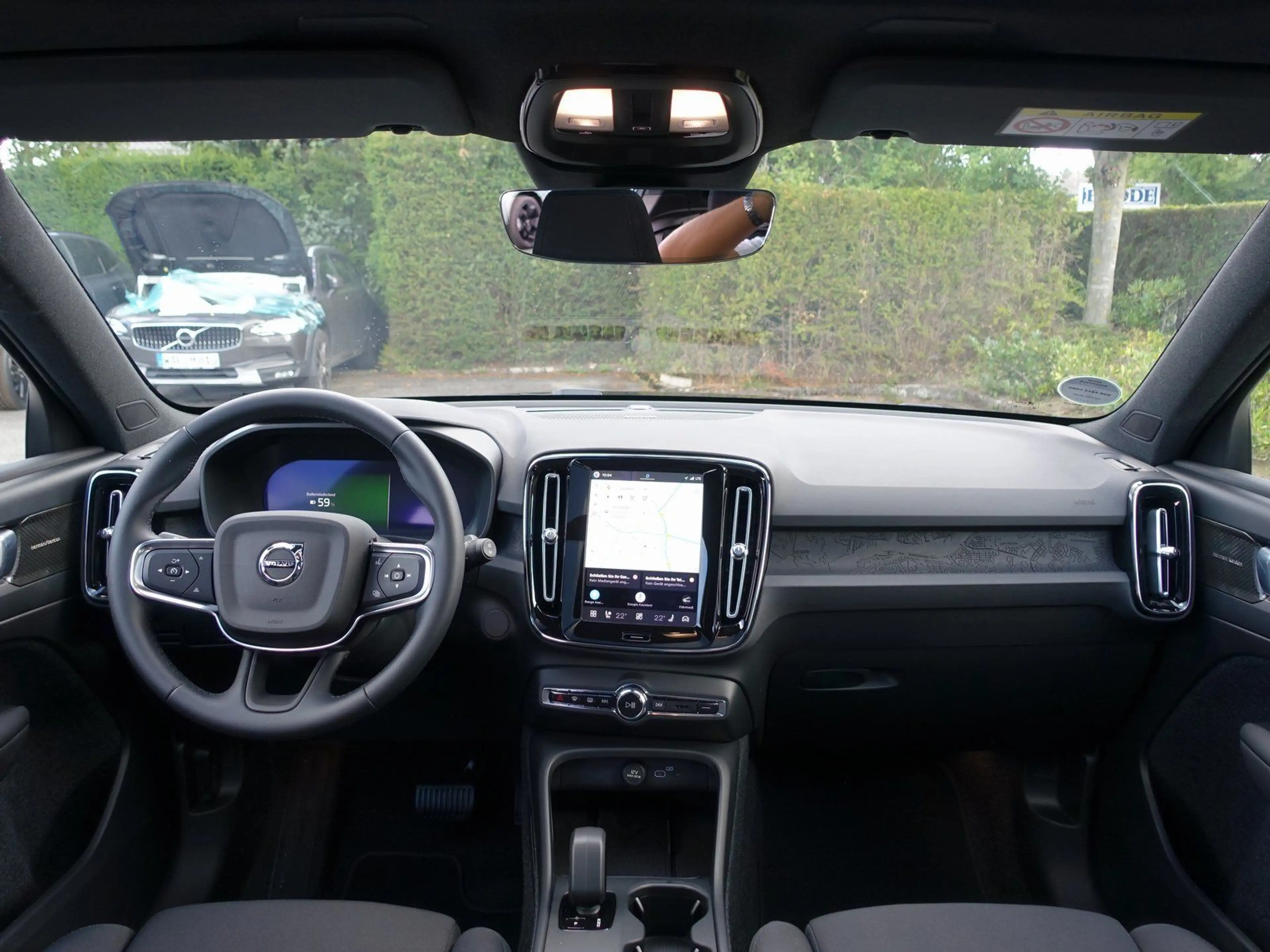 Volvo EX40 Black Edition Plus Extended Range Pano/H&K — photo 12